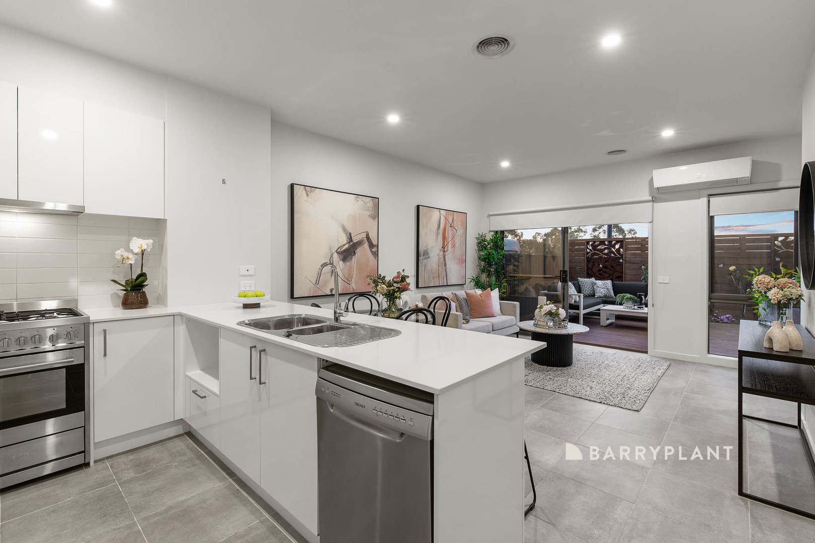 8/16 Sylvanwood Crescent, Narre Warren, VIC 3805, Narre Warren - Thumbnail 4
