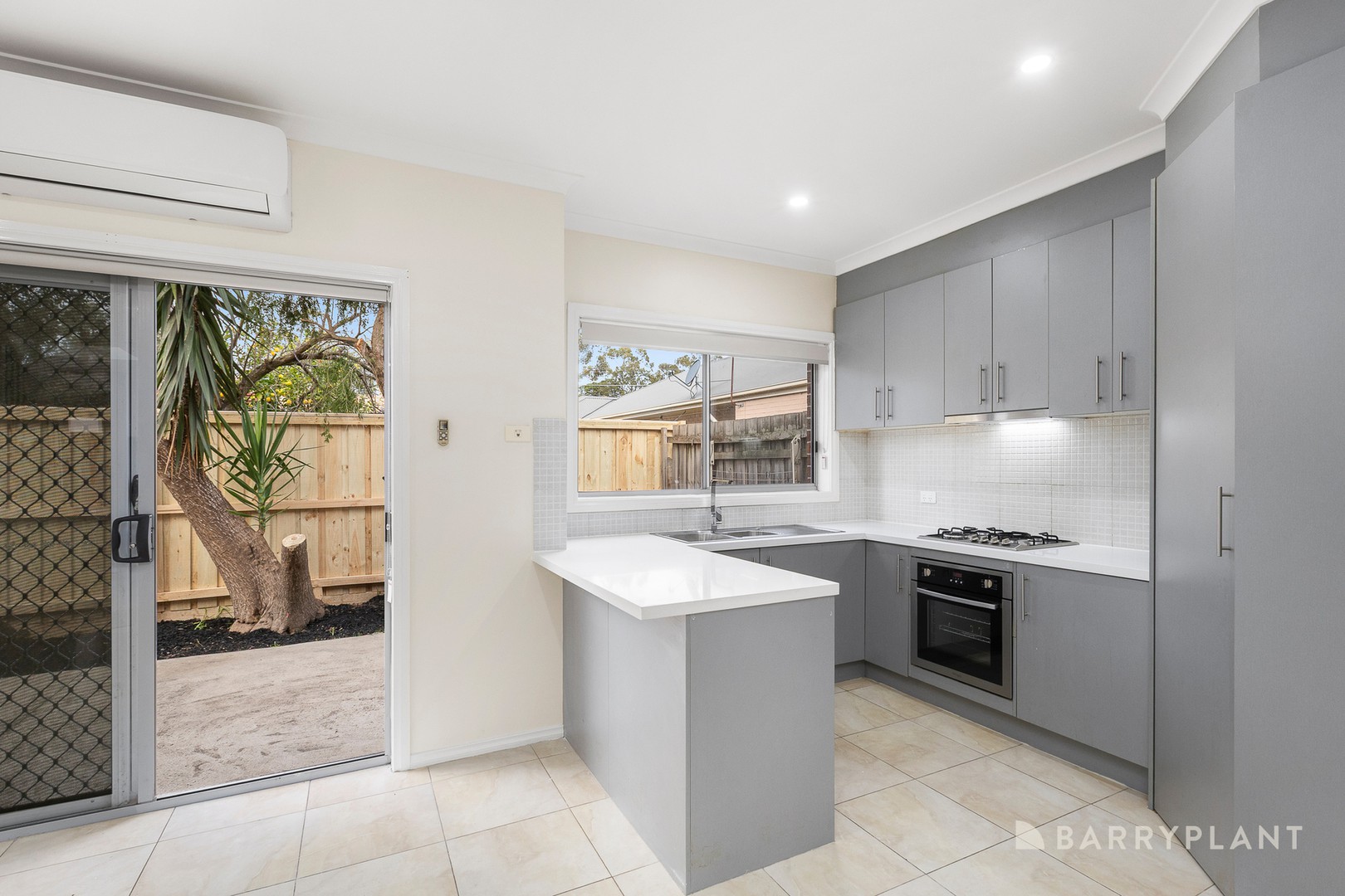 8/2-4 Mckerchar Street, Glenroy, VIC 3046, Glenroy - Thumbnail 3