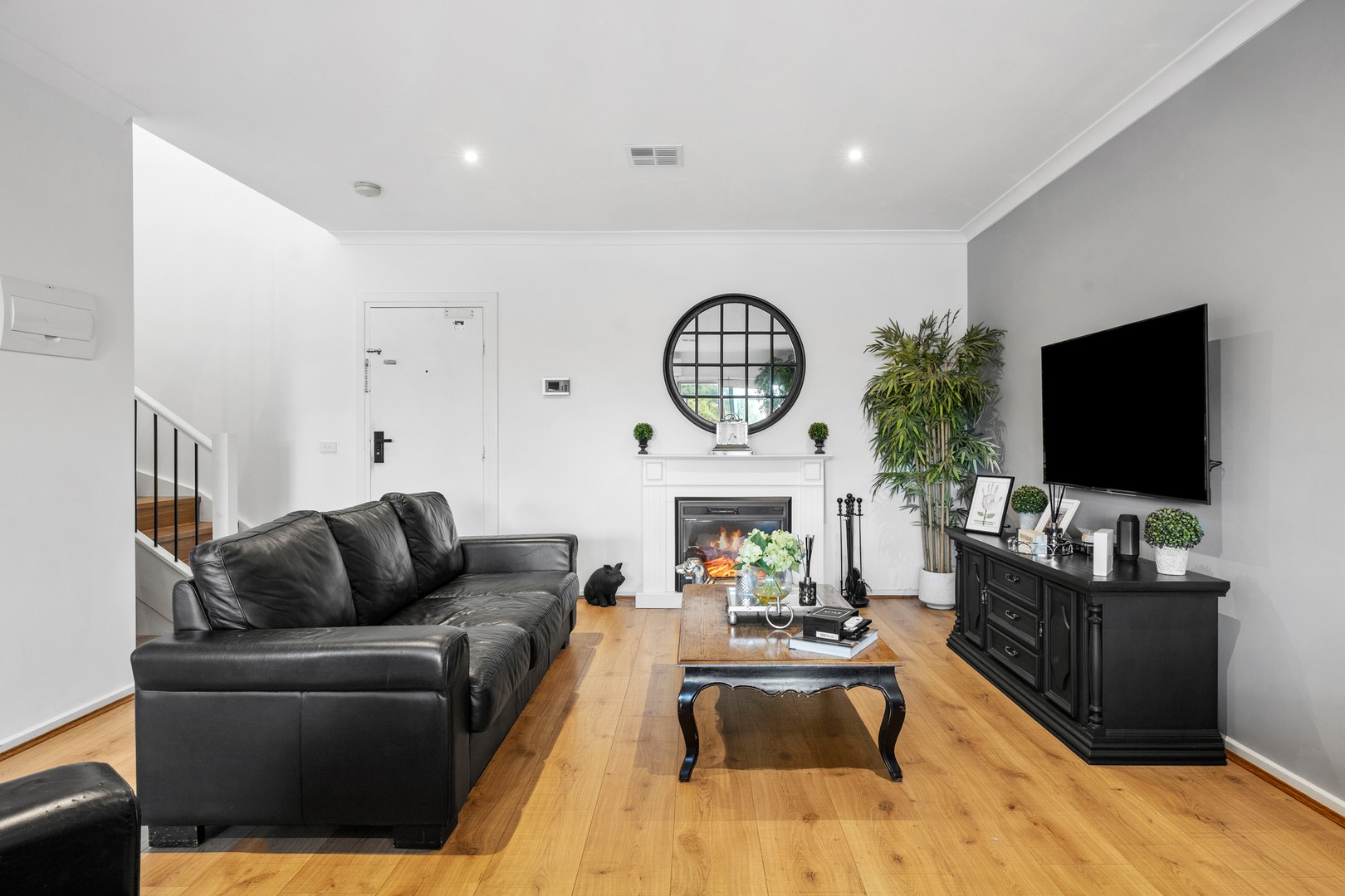 8/3 Gourlay Road, Hillside, VIC 3037 - Thumbnail 2 - 05/05/2026