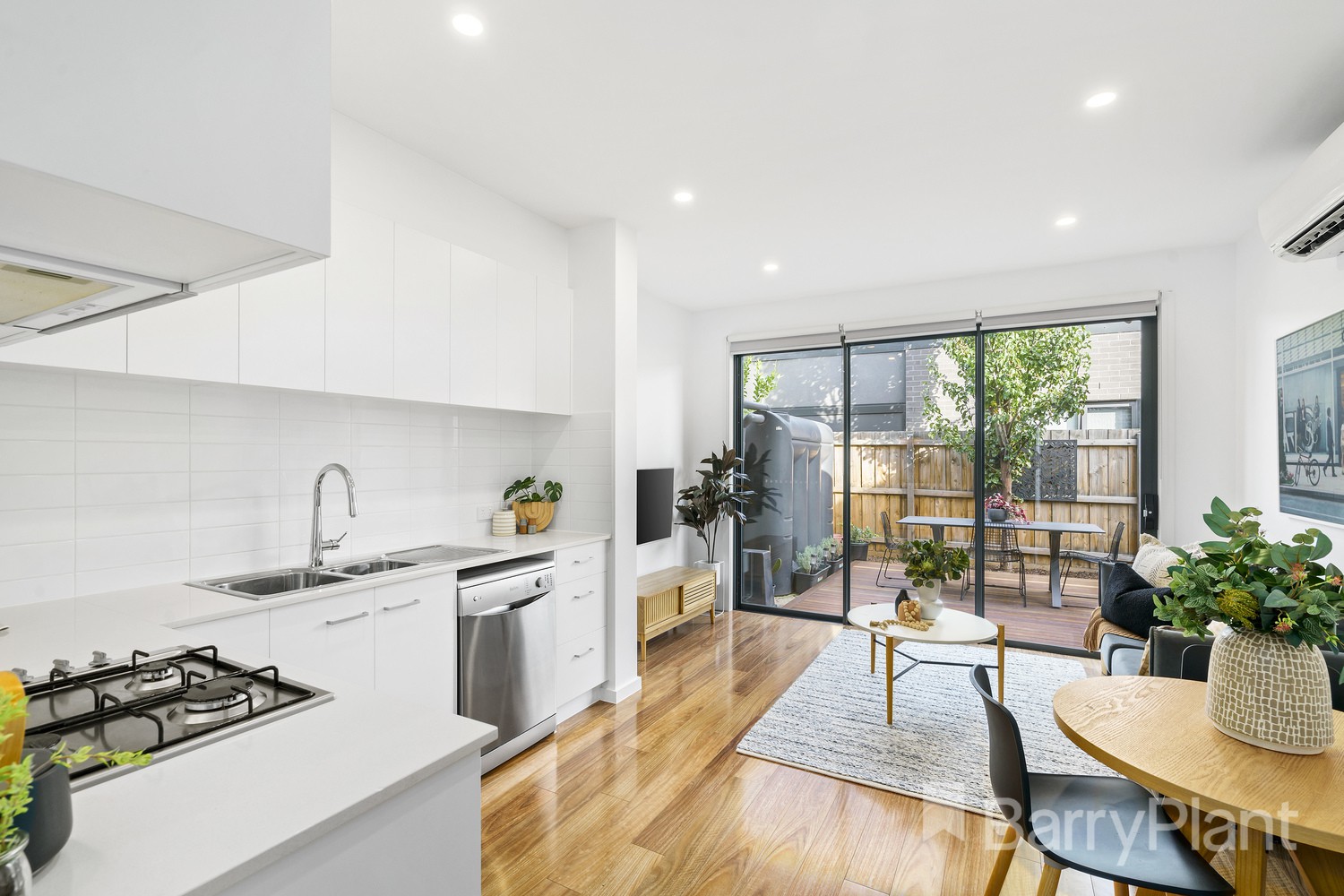 8/30 Blenheim Road, Newport, VIC 3015, Newport - Thumbnail 3