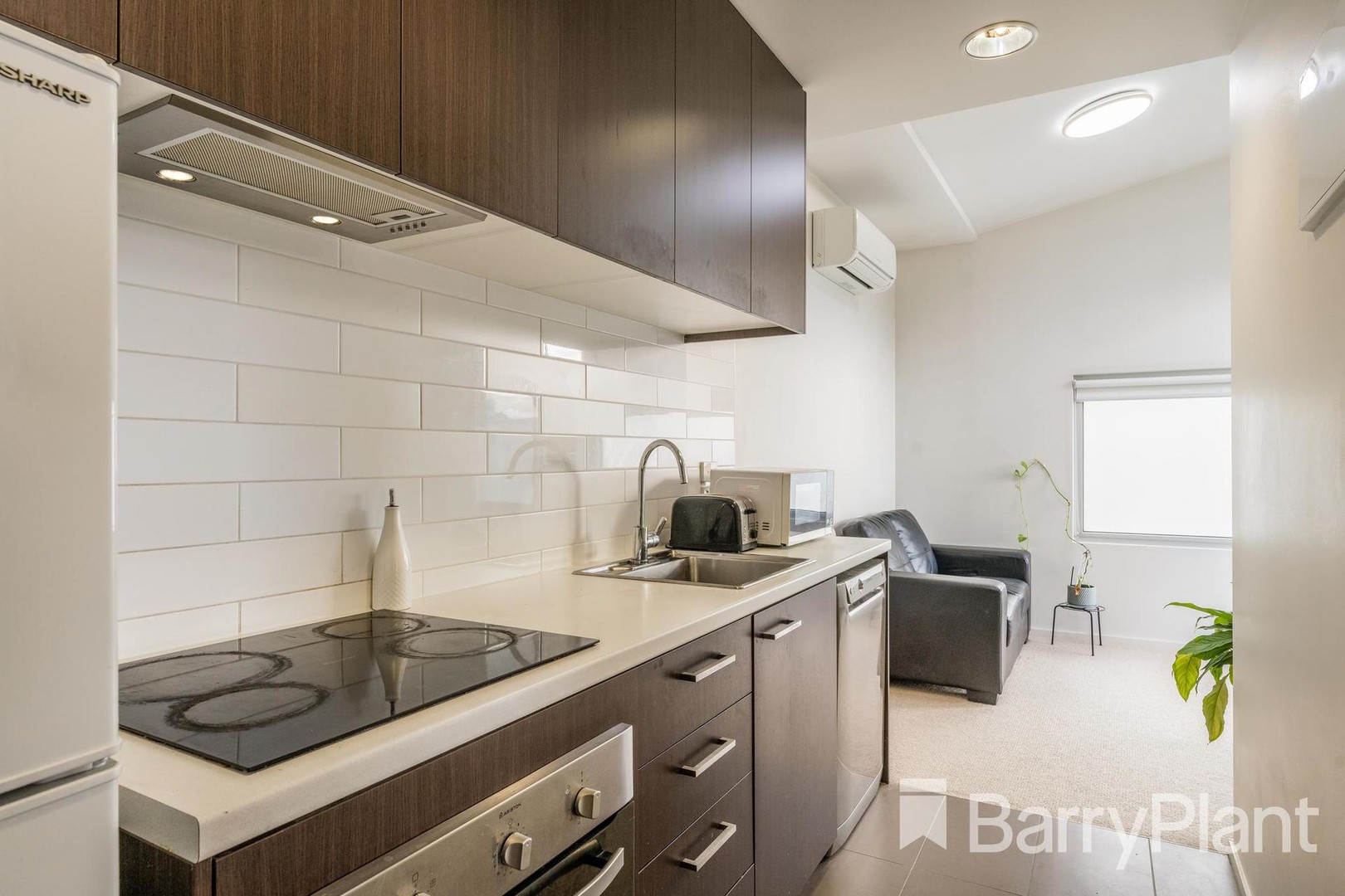 8/4 Ficinia MewsHighton, VIC 3216, Highton - Thumbnail 2
