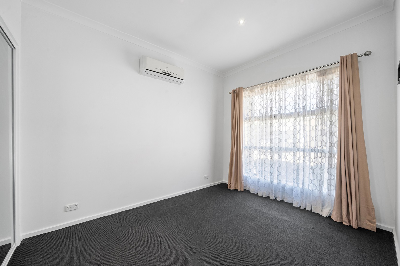 8/40 Mccubbin Way, Caroline Springs, VIC 3023 - Thumbnail 2 - 20/02/2026