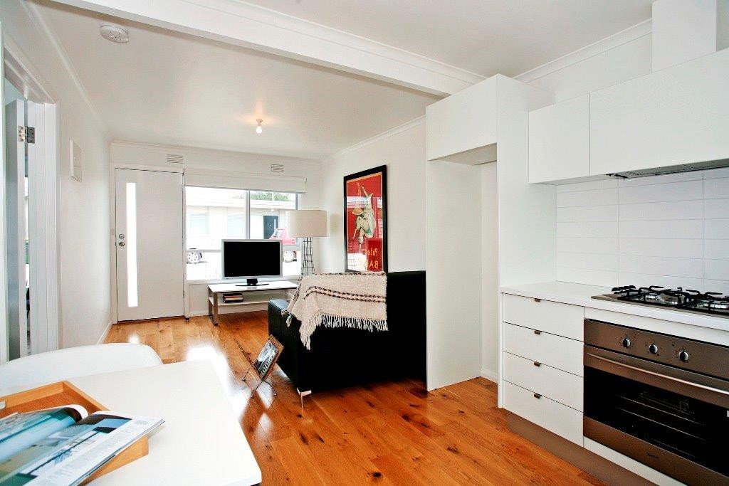 8/6-8 Stafford Street, Herne Hill, VIC 3218 - Thumbnail 1 - 01/11/2021