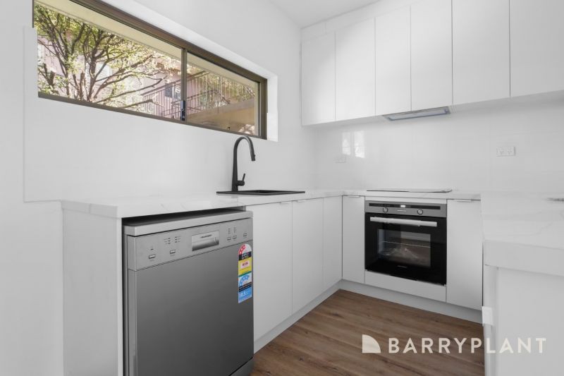8/70 Beach Rd, Mentone, VIC 3194 - Thumbnail 2 - 23/04/2026