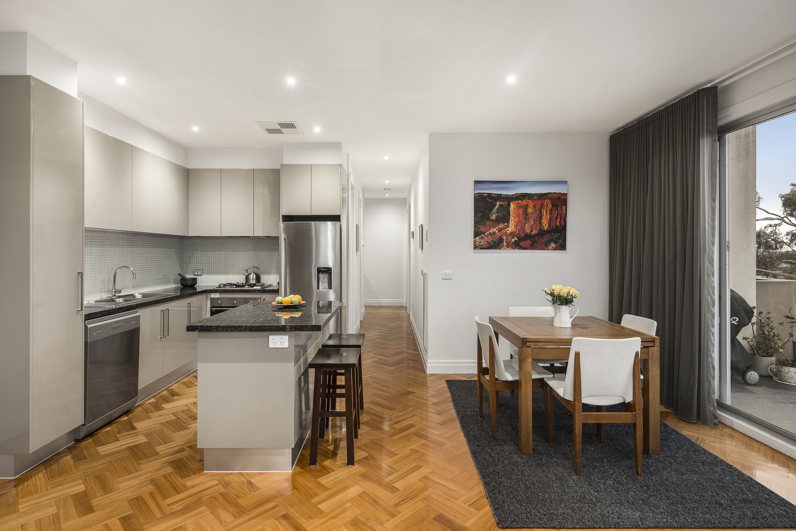 8/885-889 Doncaster Road, Doncaster East, VIC 3109 - Thumbnail 2 - 05/02/2024