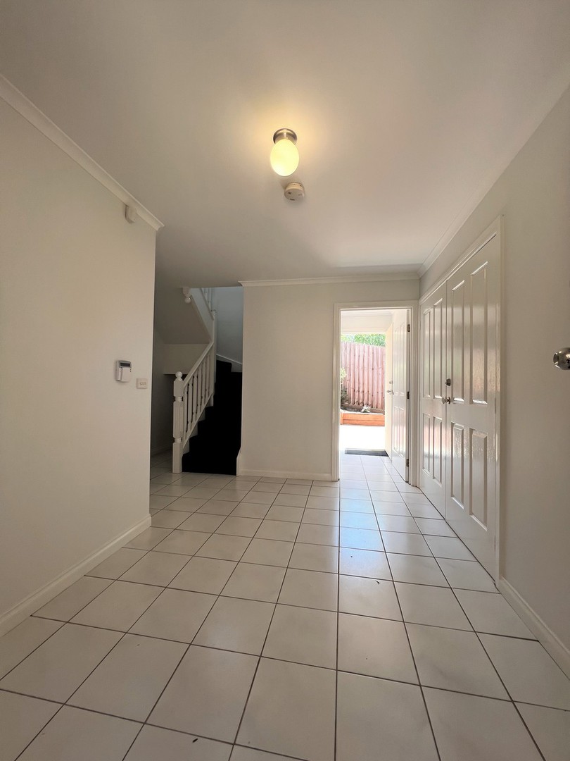 8/9 Borrell Street, Keilor, VIC 3036 - Thumbnail 1 - 24/10/2018