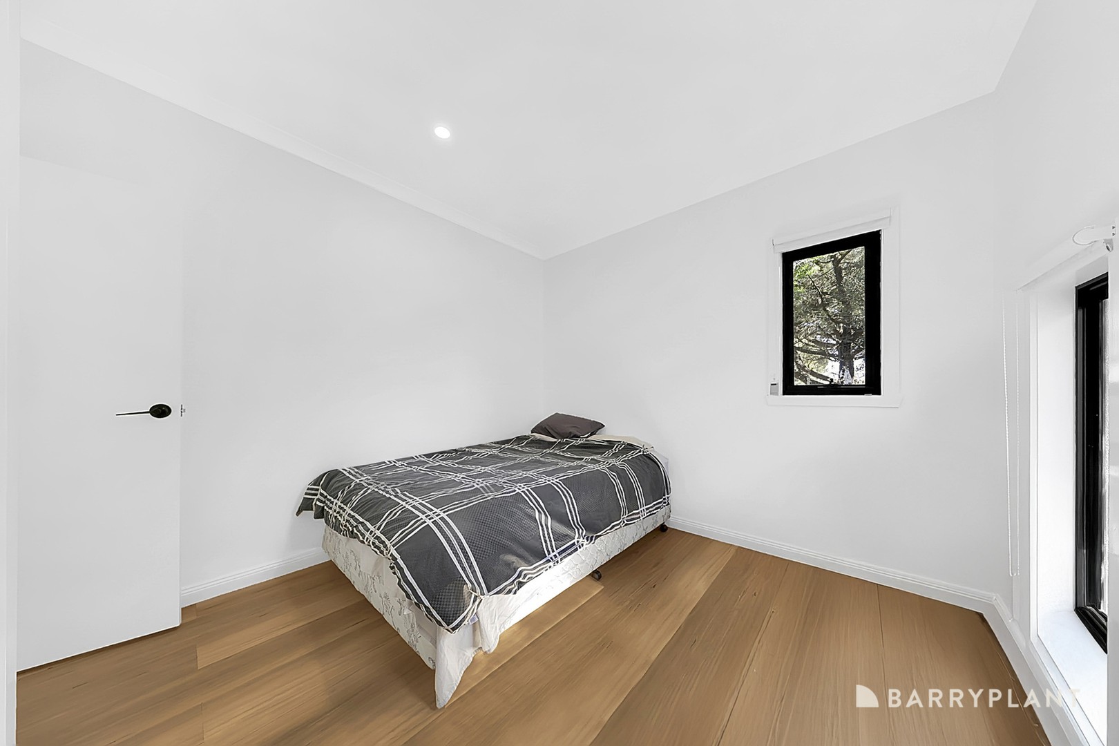 8/958 Plenty RoadSouth Morang, vic 3752  - Leased, South Morang - Thumbnail 8