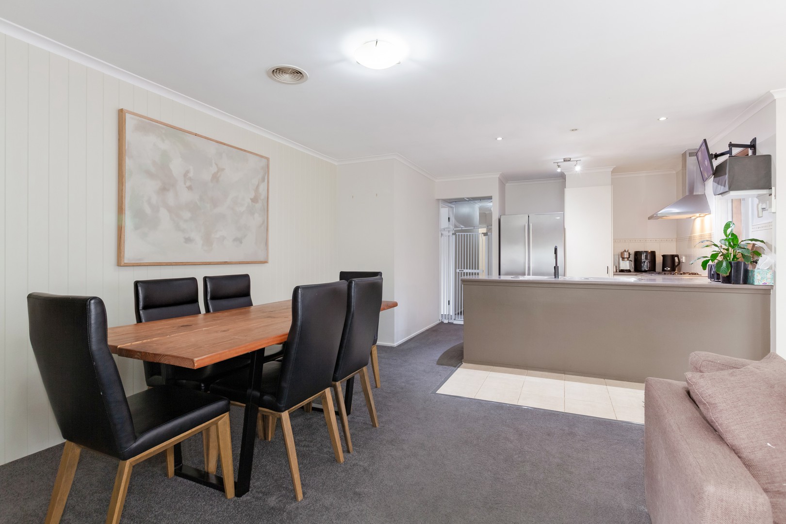 8 Alan Drive, Wallan, VIC 3756 - Thumbnail 2 - 20/01/2026