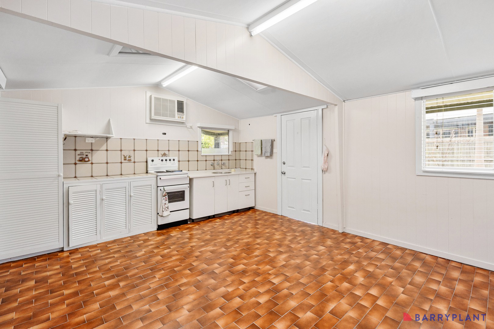 8 Albany Road, Cowes, VIC 3922, Cowes - Thumbnail 3