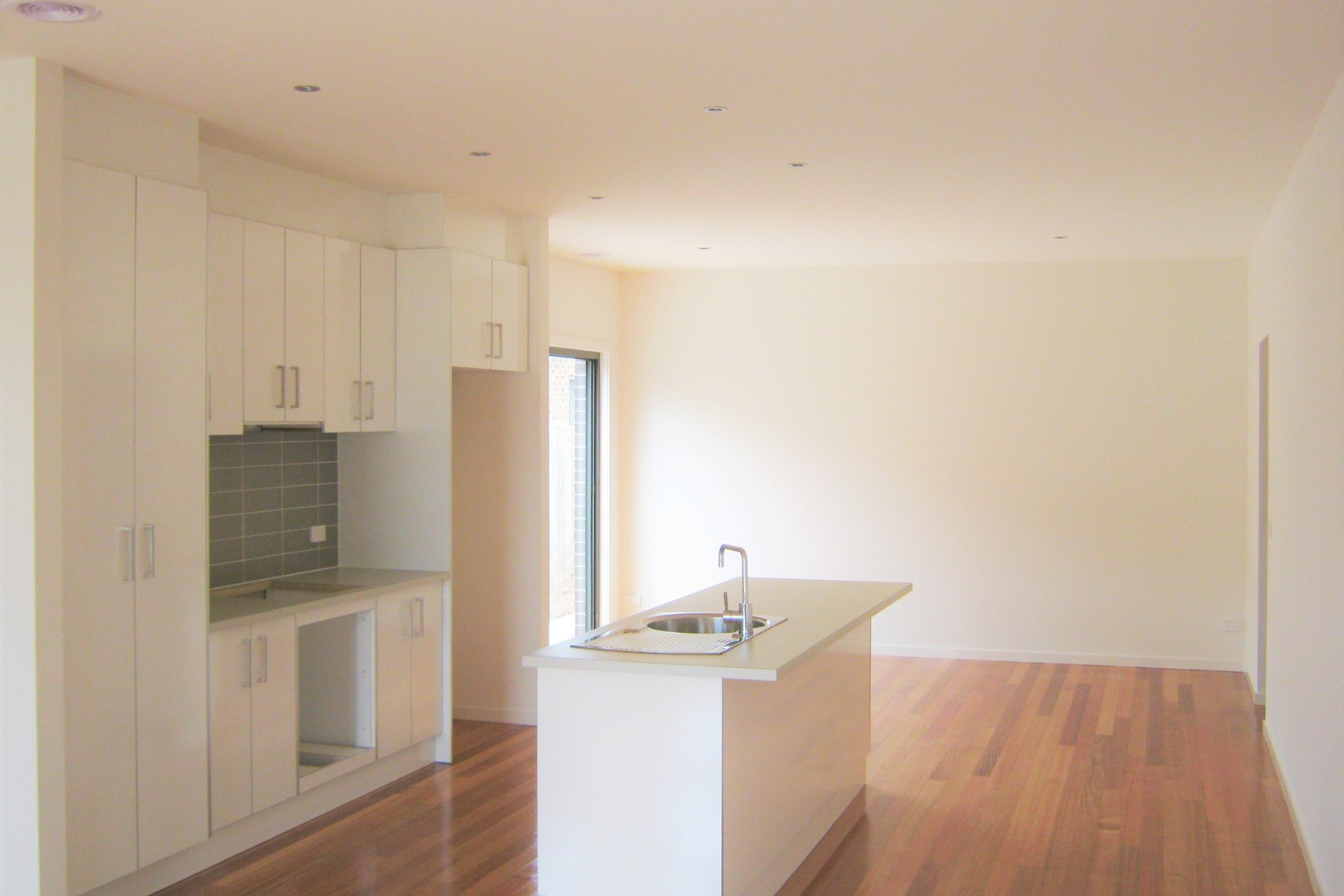 8 Alex Court, Kurunjang, VIC 3337, Kurunjang - Thumbnail 2
