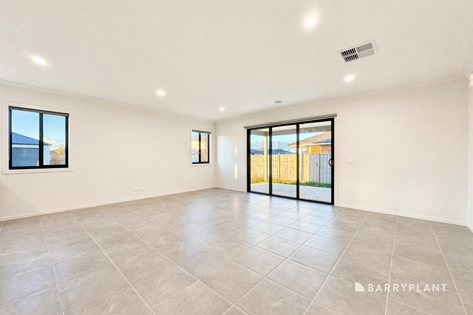 8 Alluvial Lane, Warragul, VIC 3820 - Thumbnail 2 - 24/04/2026