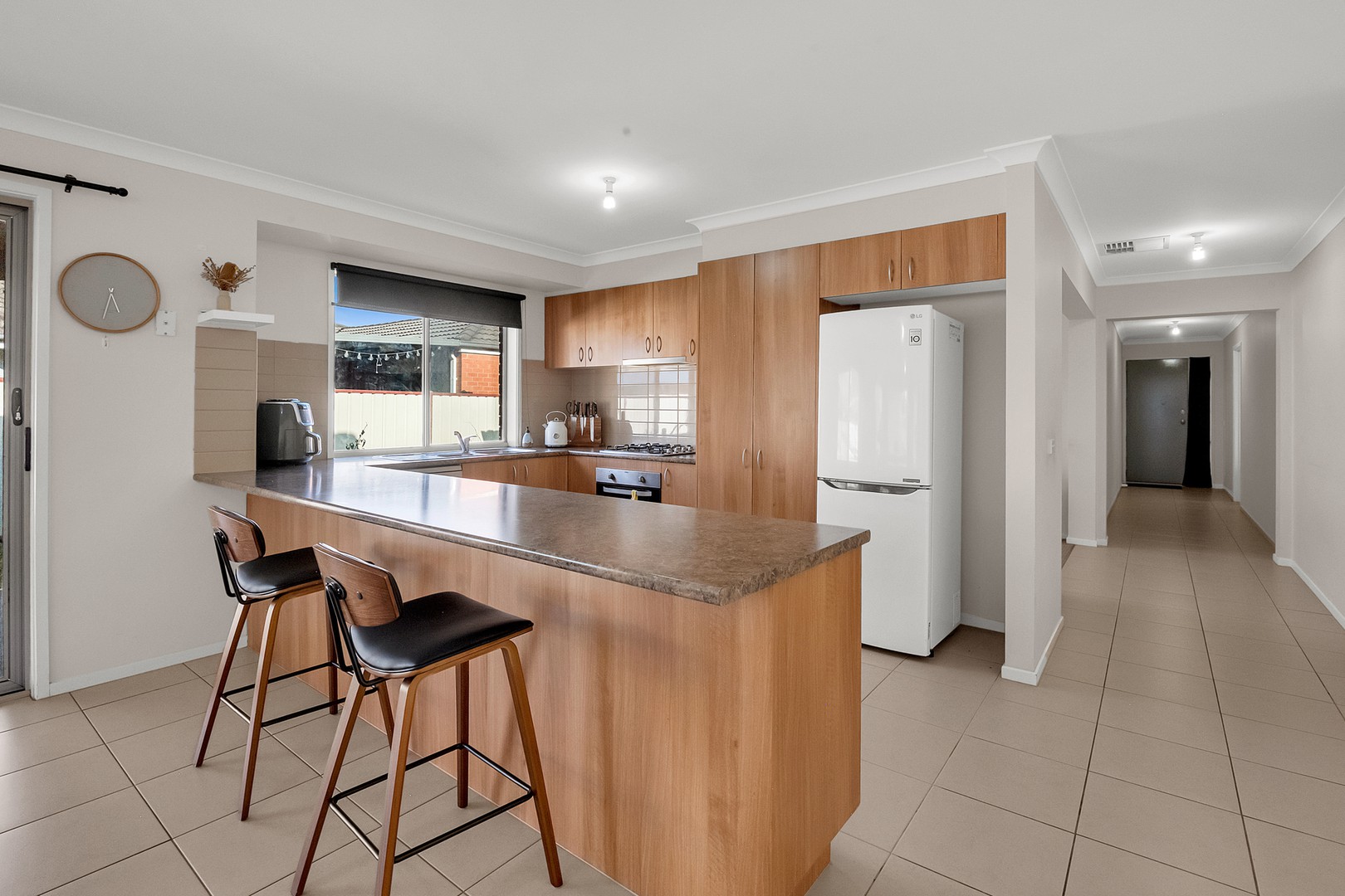 8 Almond Avenue, Wallan, VIC 3756 - Thumbnail 2 - 13/03/2025