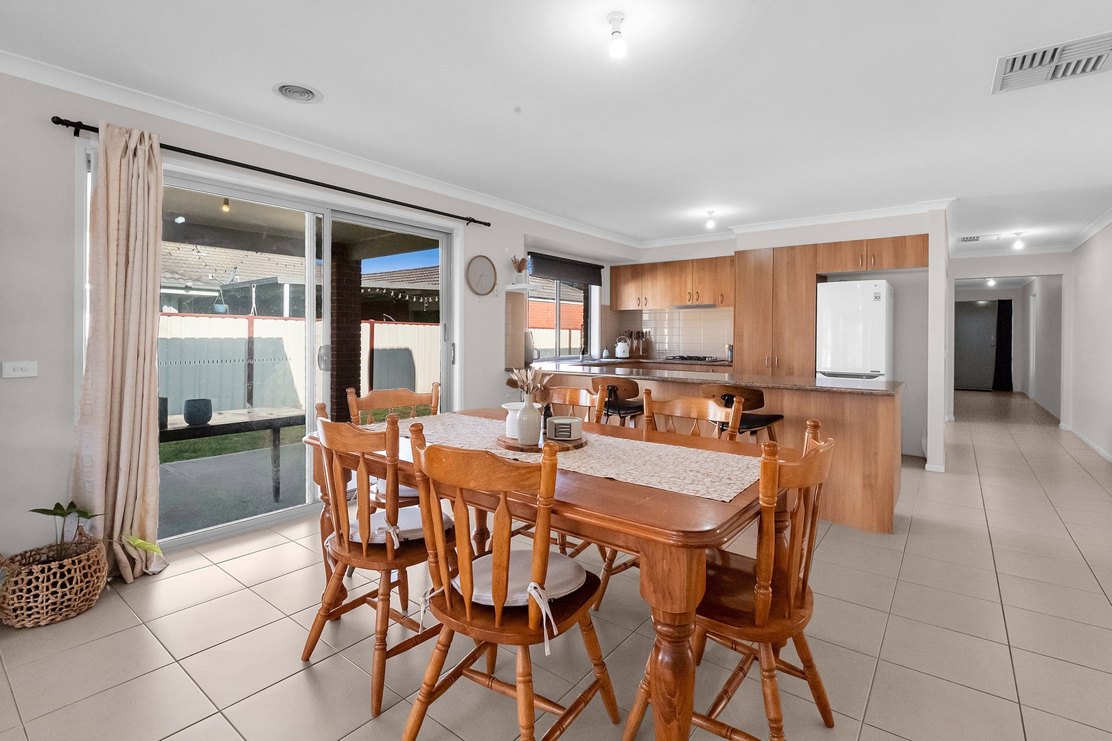 8 Almond Avenue, Wallan, VIC 3756, Wallan - Thumbnail 3