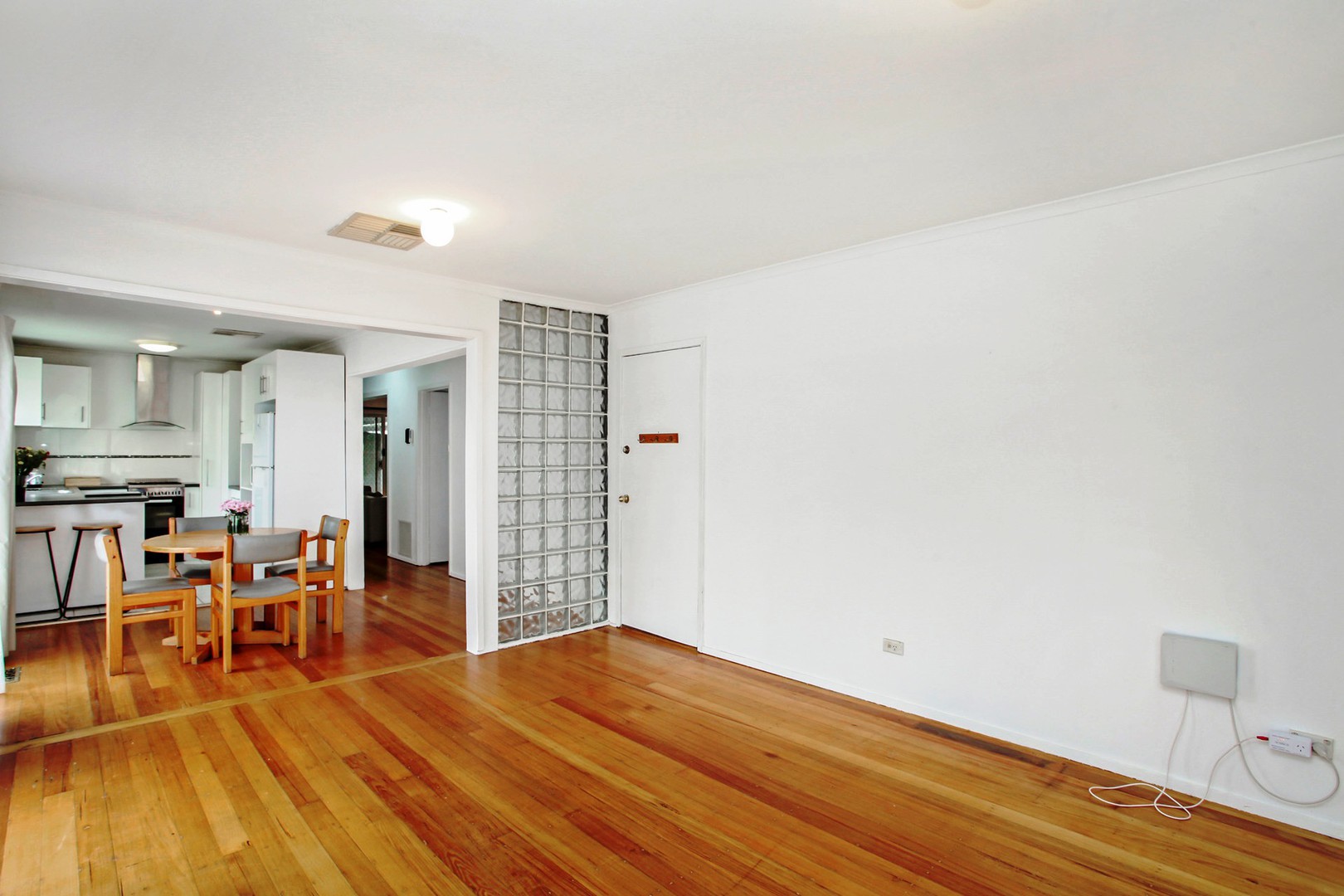 8 Altair Court, Gladstone Park, VIC 3043, Gladstone Park - Thumbnail 2