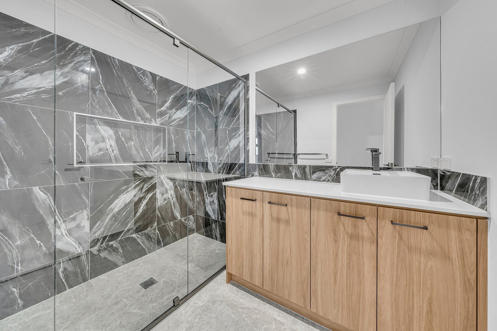 8 Amazing Boulevard, Fraser Rise, VIC 3336 - Thumbnail 2 - 14/10/2026