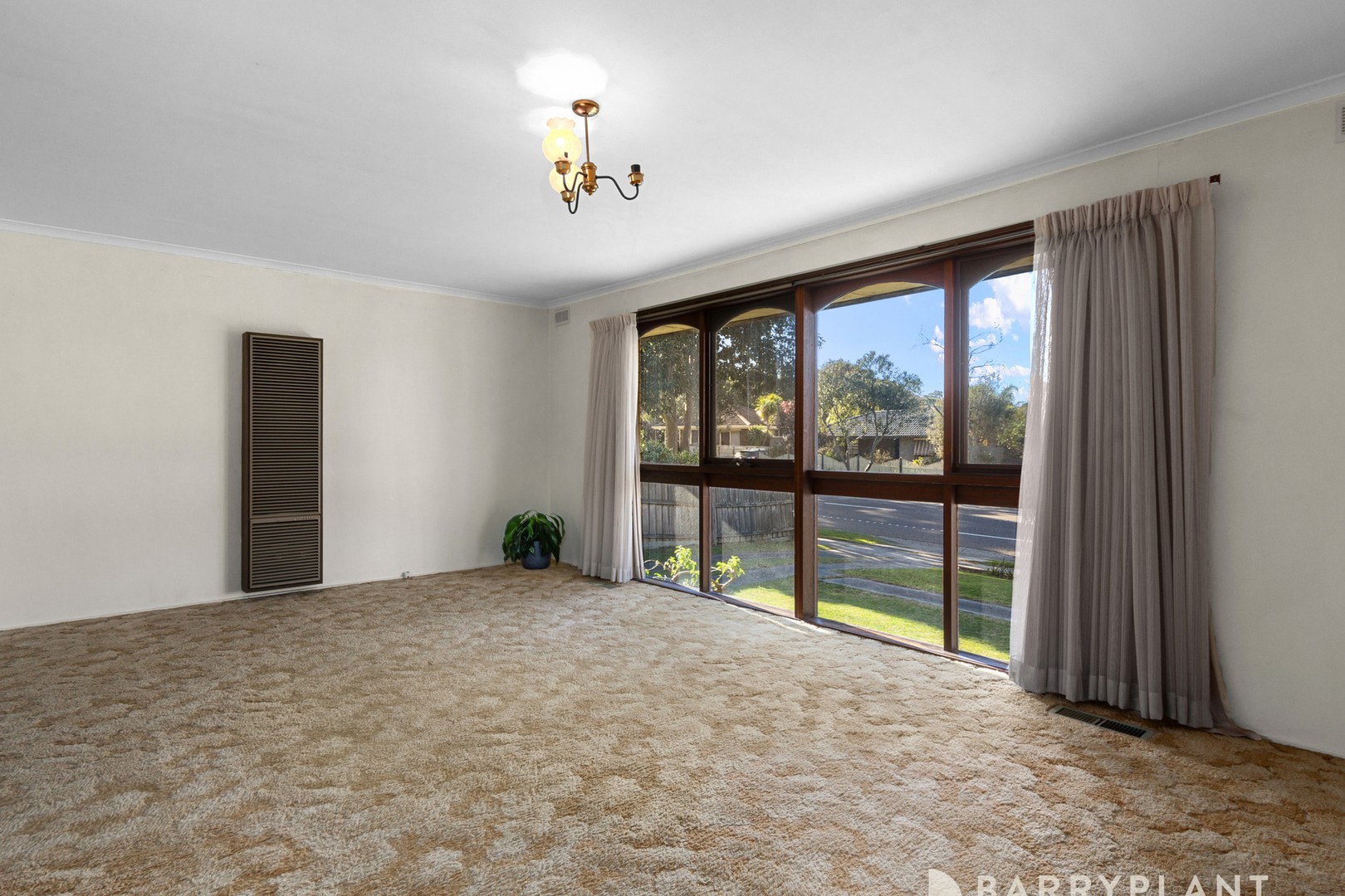 8 Amesbury Avenue, Wantirna, VIC 3152, Wantirna - Thumbnail 2