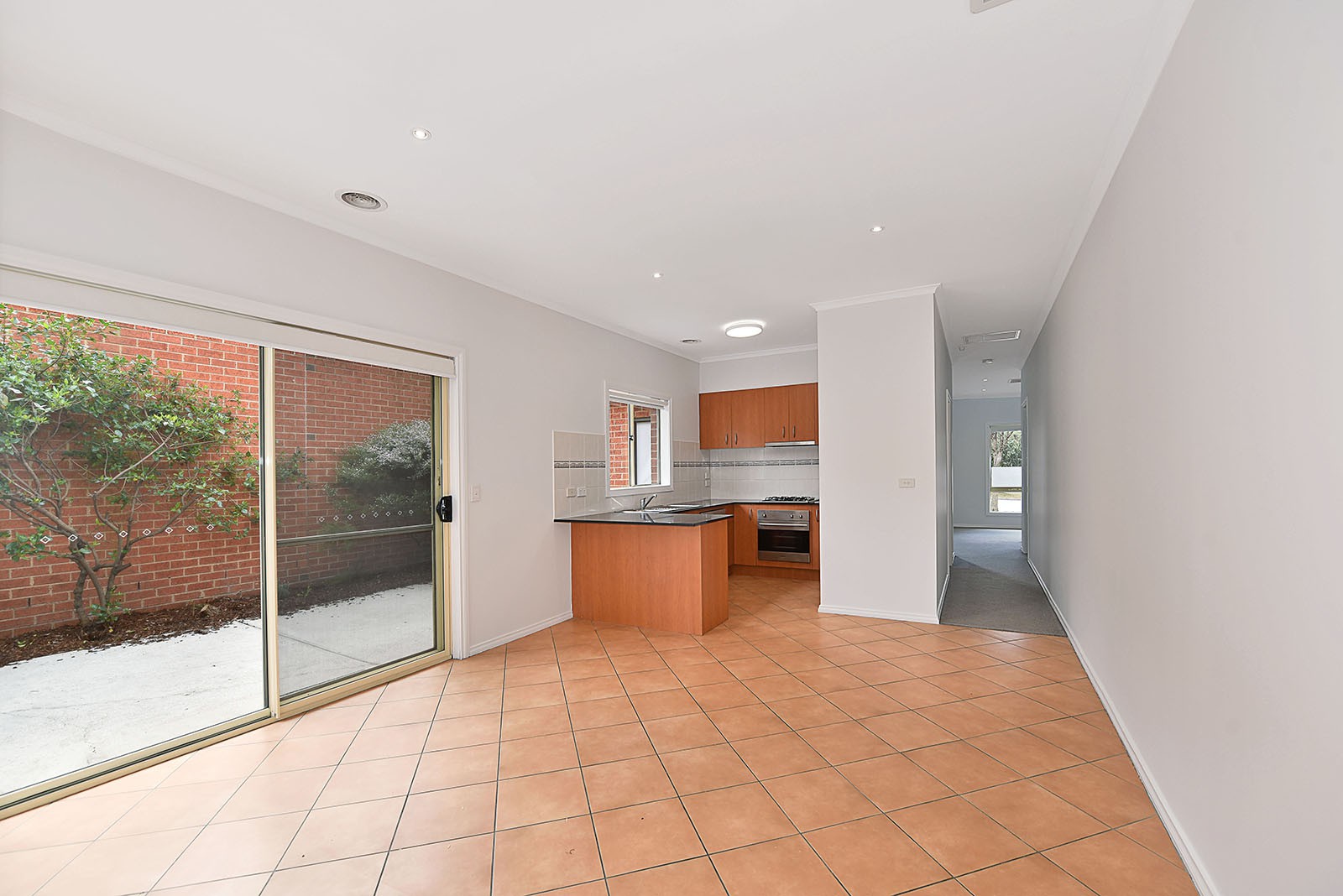 8 Amis Crescent, Avondale Heights, VIC 3034, Avondale Heights - Thumbnail 6