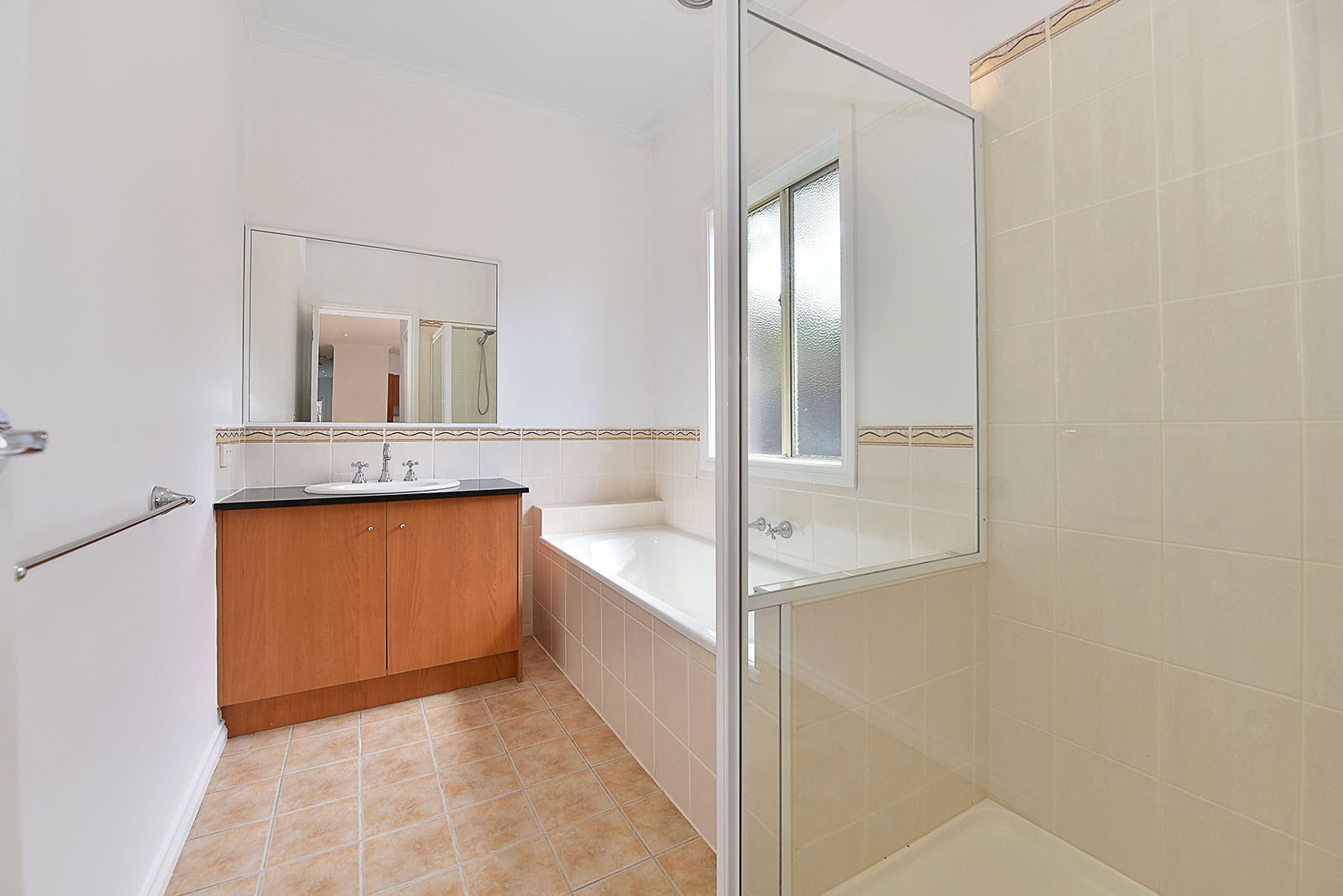 8 Amis Crescent, Avondale Heights, VIC 3034, Avondale Heights - Thumbnail 3