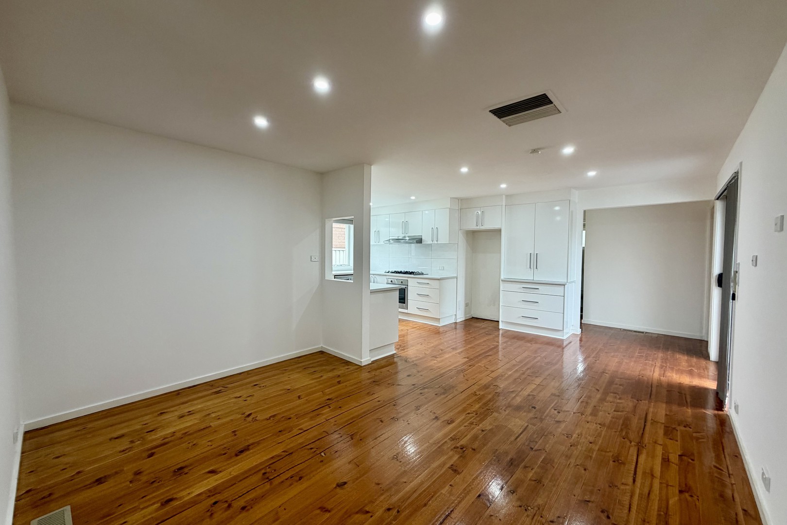 8 Angourie Crescent, Taylors Lakes, VIC 3038 - Thumbnail 2 - 04/03/2026