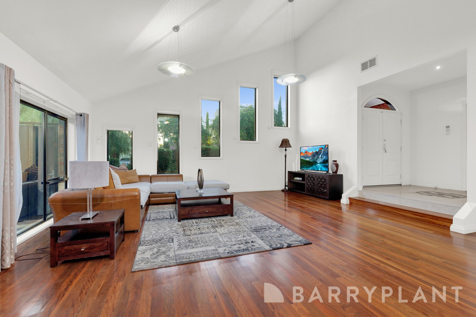 8 Ann Court, Bundoora, VIC 3083 - Thumbnail 2 - 05/02/2025