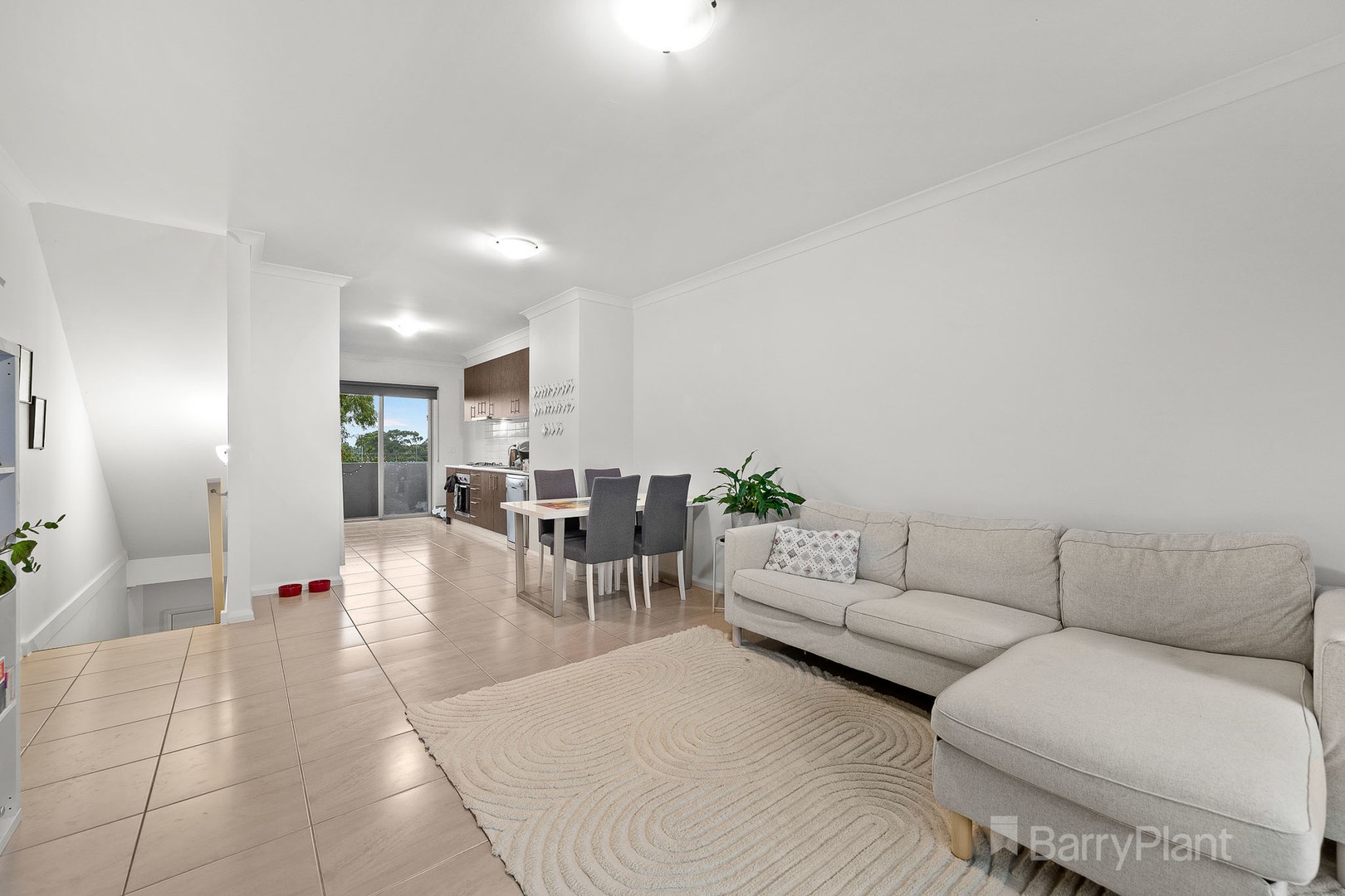 8 Annecy Lane, Pakenham, VIC 3810 - Thumbnail 2 - 23/03/2023