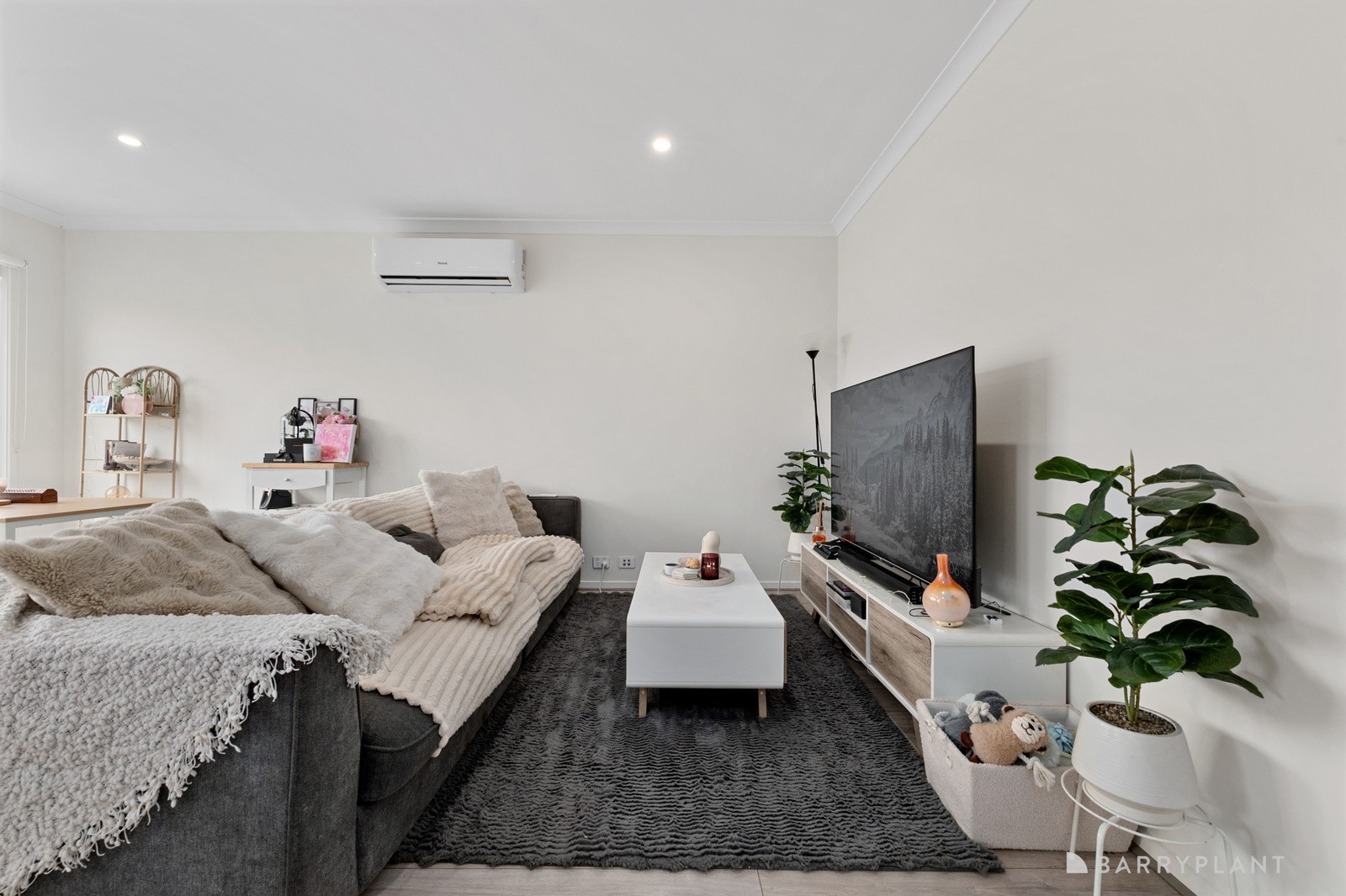 8 Arklay Road, Thornhill Park, VIC 3335, Thornhill Park - Thumbnail 4