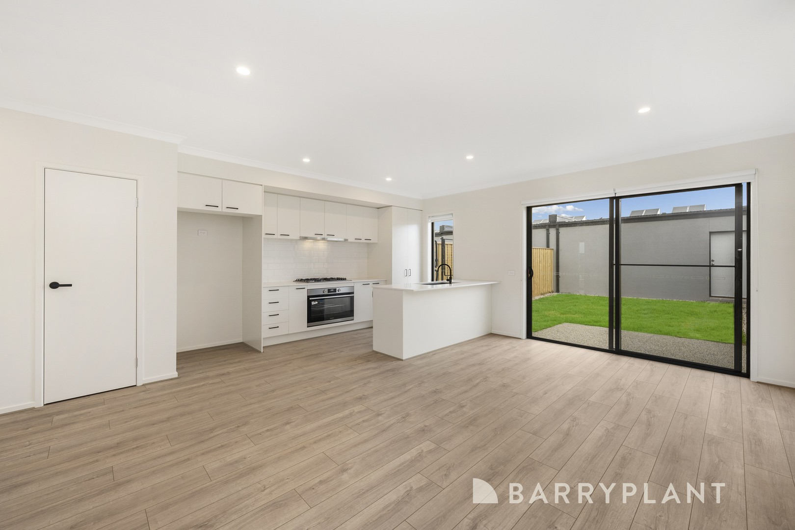 8 Arklay Road, Thornhill Park, VIC 3335, Thornhill Park - Thumbnail 6