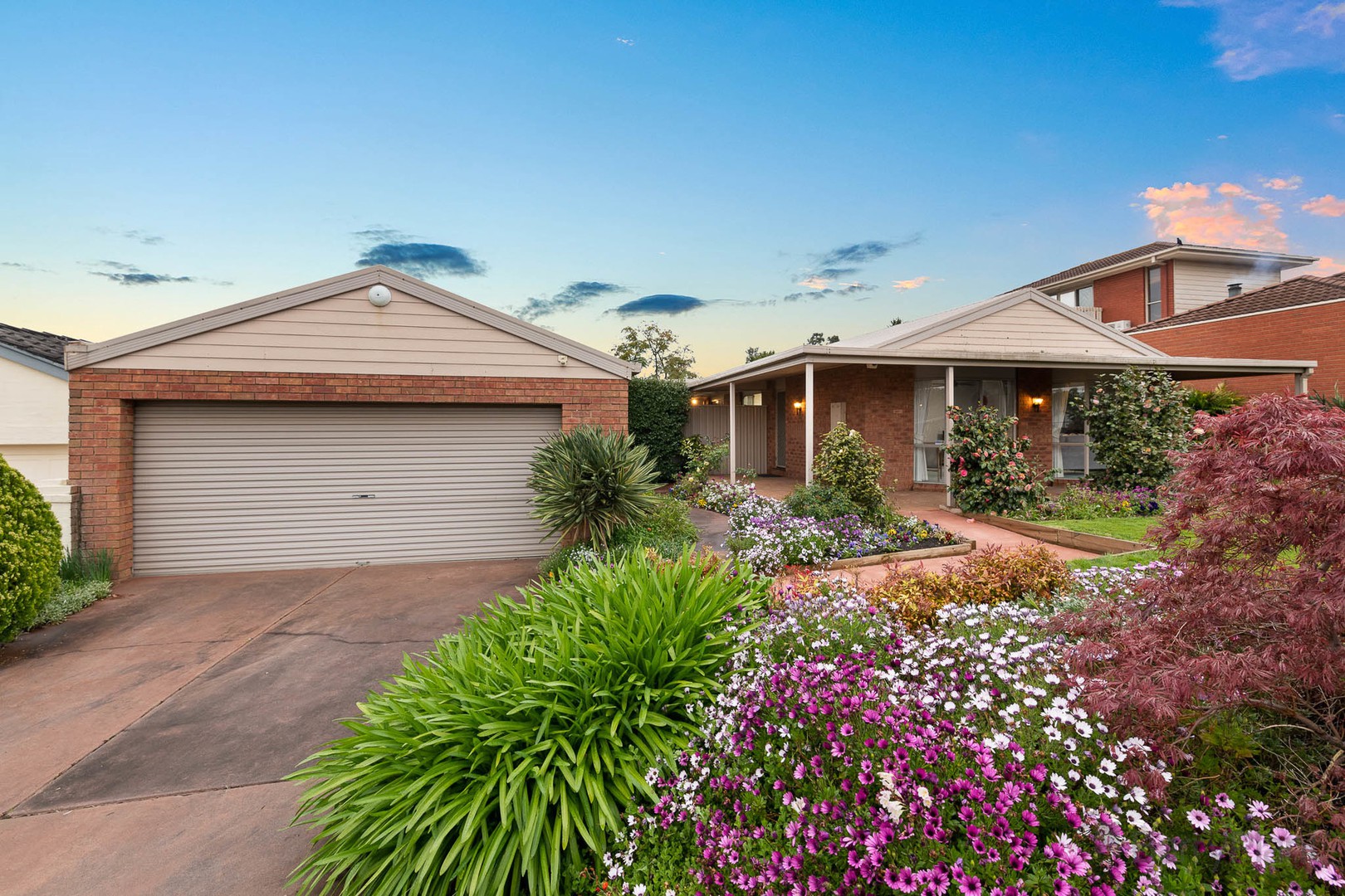 8 Avebury Drive, Berwick, VIC 3806, Berwick - Thumbnail 2