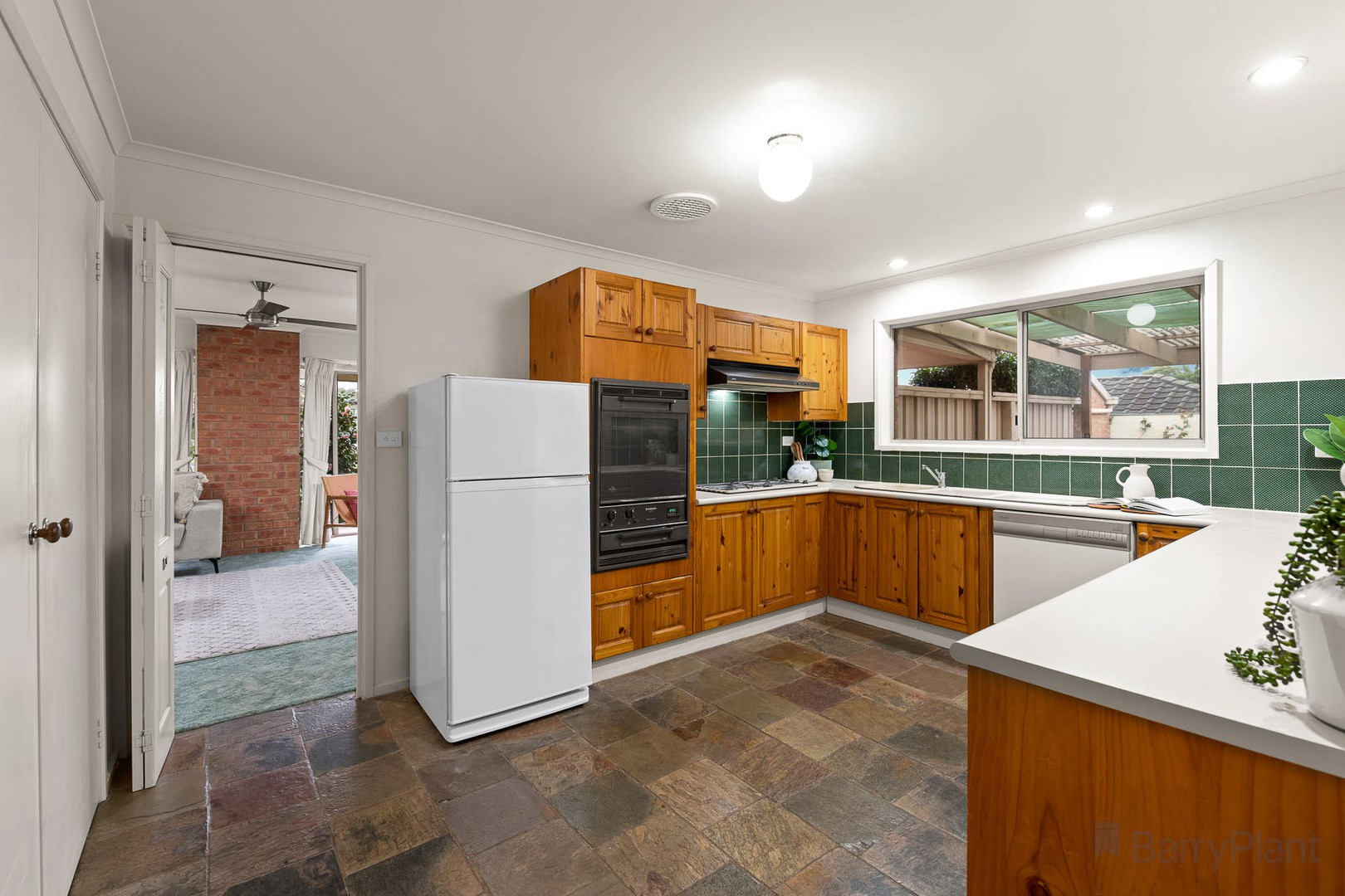 8 Avebury Drive, Berwick, VIC 3806, Berwick - Thumbnail 5