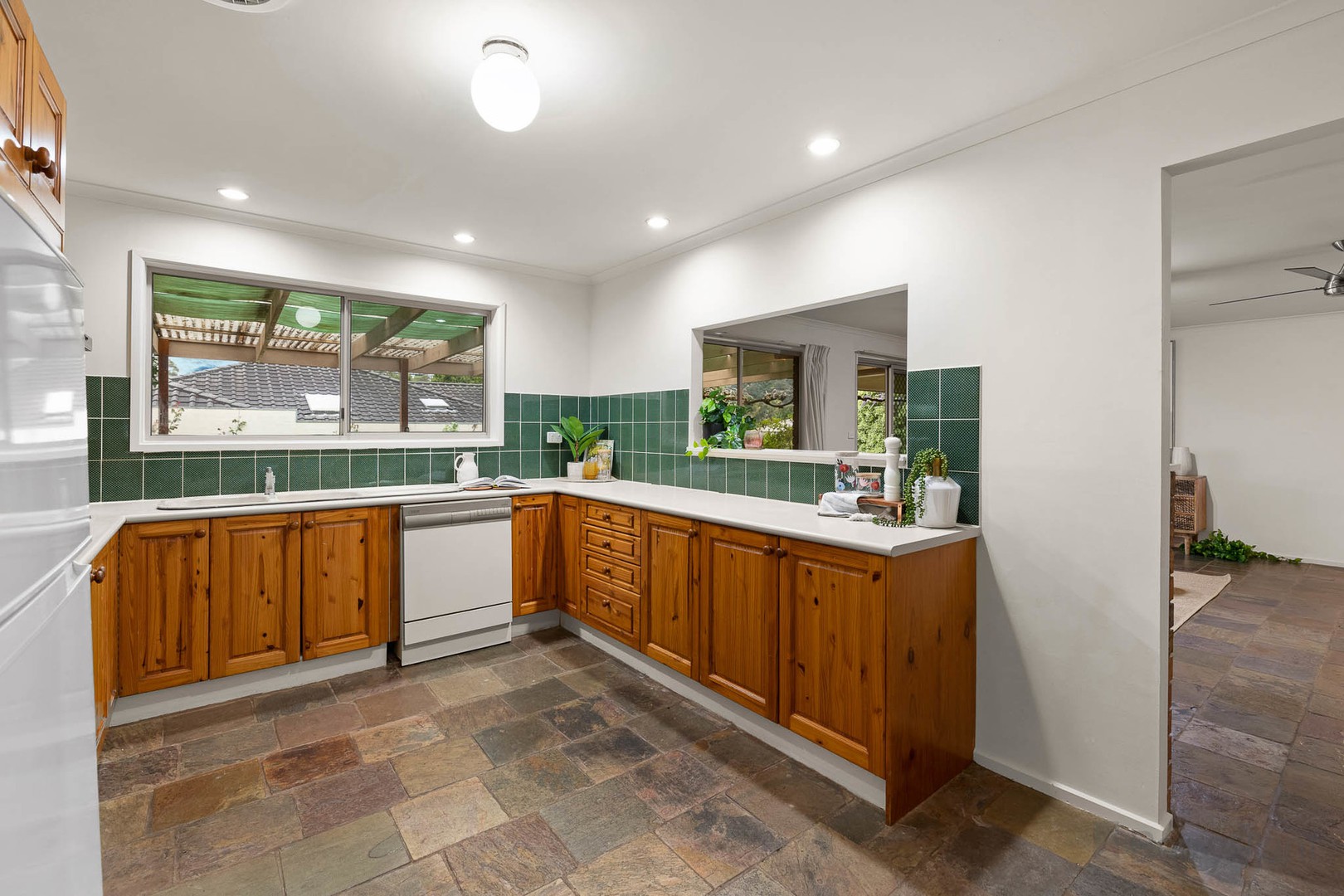 8 Avebury Drive, Berwick, VIC 3806, Berwick - Thumbnail 6