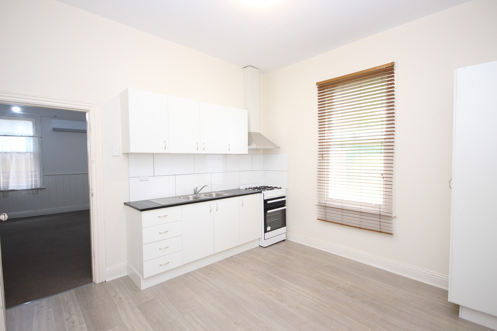 8 Avon Street, Geelong West, VIC 3218 - Thumbnail 1 - 14/03/2025