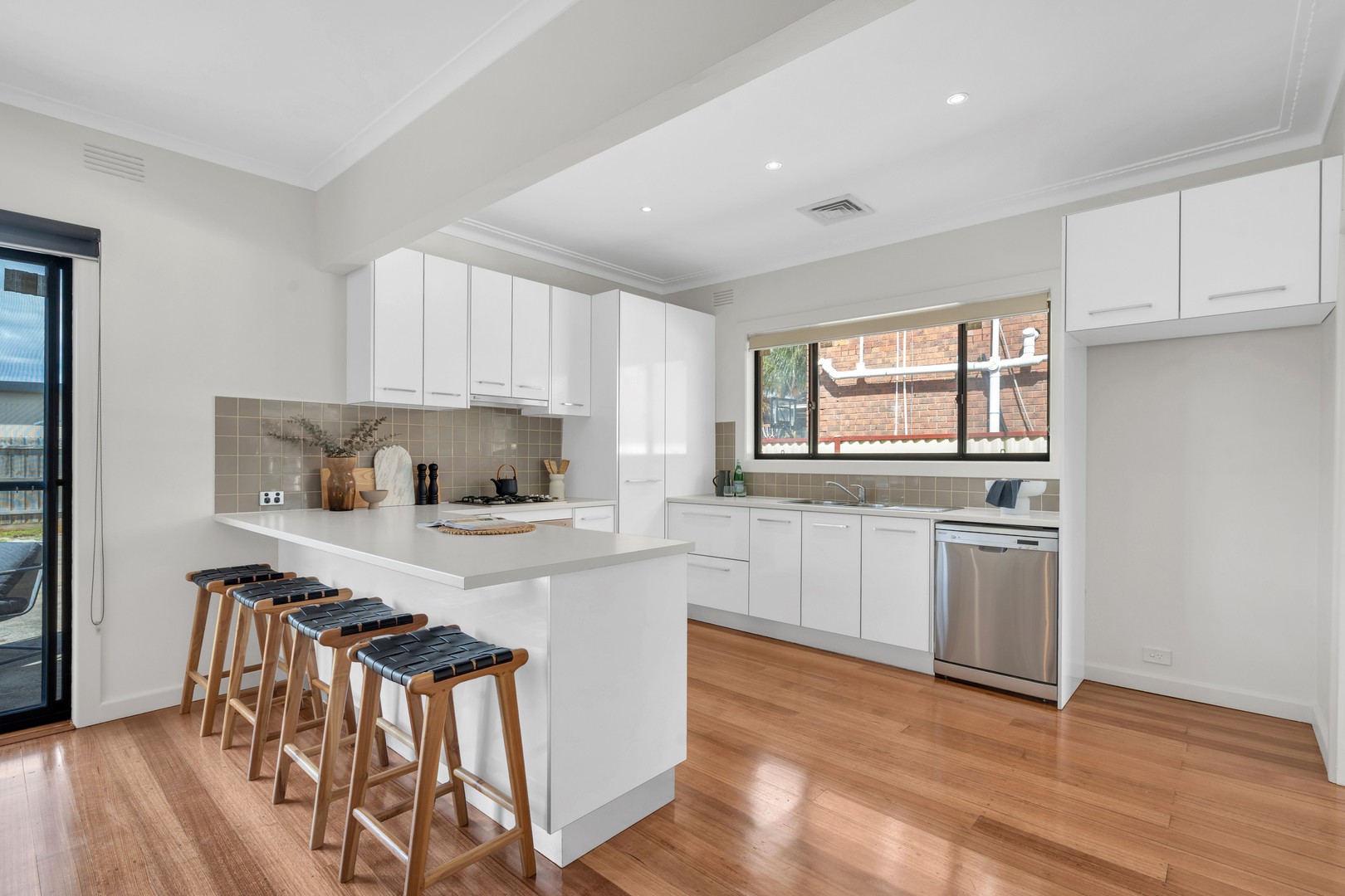 8 Batman Avenue, Keilor Park, VIC 3042, Keilor Park - Thumbnail 4