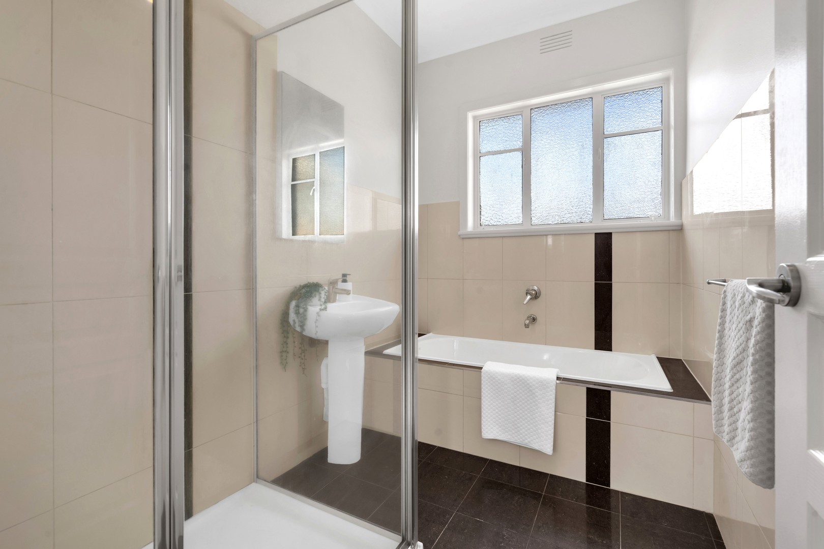 8 Batman Avenue, Keilor Park, VIC 3042, Keilor Park - Thumbnail 8
