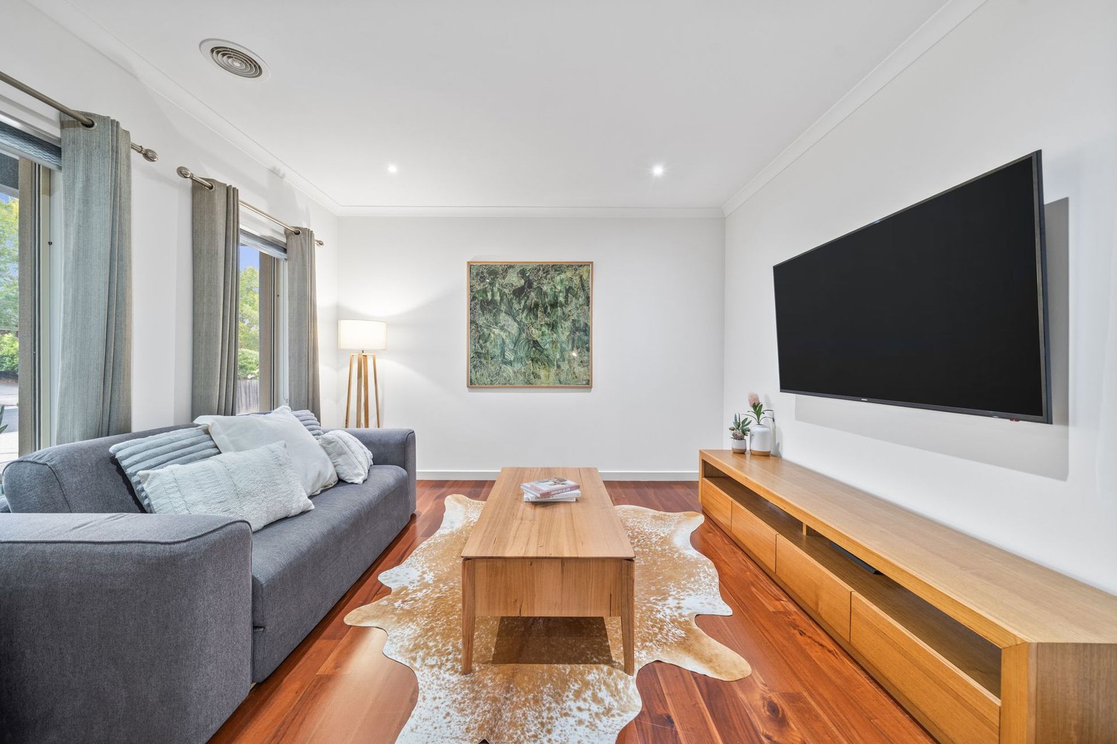 8 Beaufort Parade, Taylors Hill, VIC 3037 - Thumbnail 2 - 23/01/2026