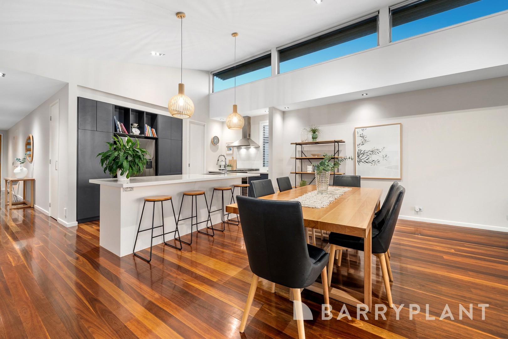 8 Bella Vista Close, Macleod, VIC 3085 - Thumbnail 2 - 08/04/2026