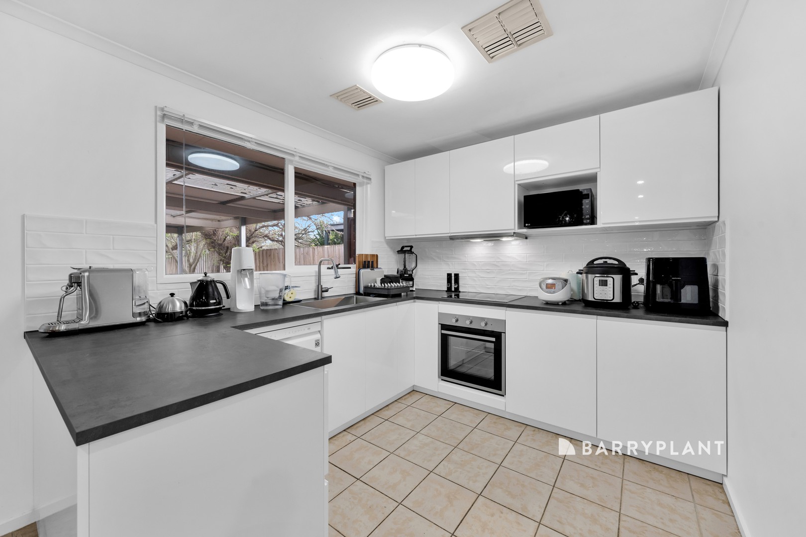 8 Beryl Court, Narre Warren, VIC 3805, Narre Warren - Thumbnail 2