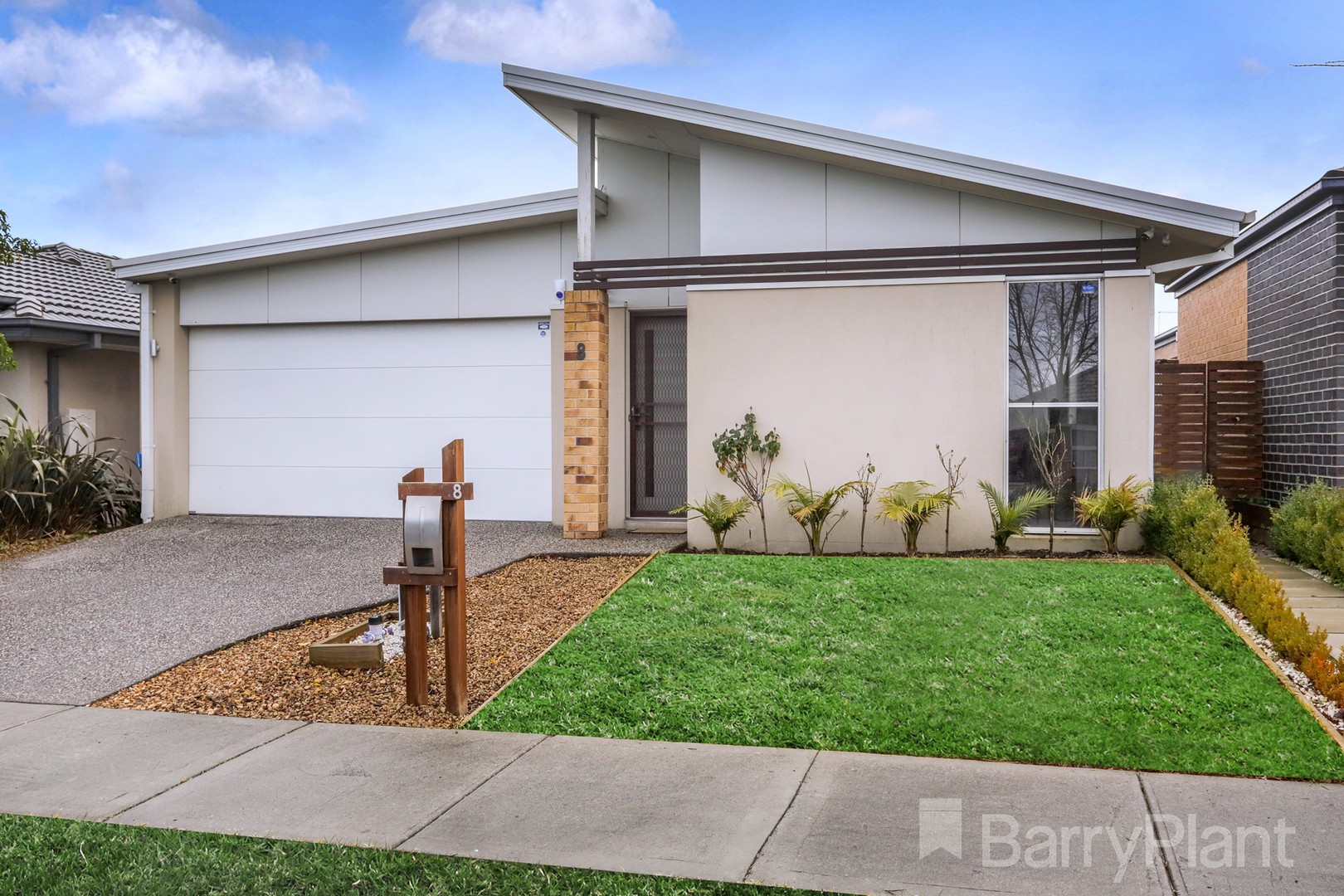 8 Bianca Crescent, Greenvale, VIC 3059, Greenvale - Thumbnail 2