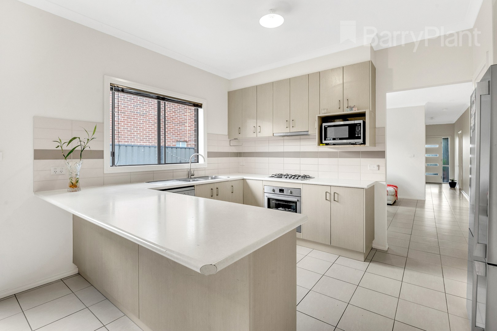 8 Black Range Avenue, Craigieburn, VIC 3064, Craigieburn - Thumbnail 2