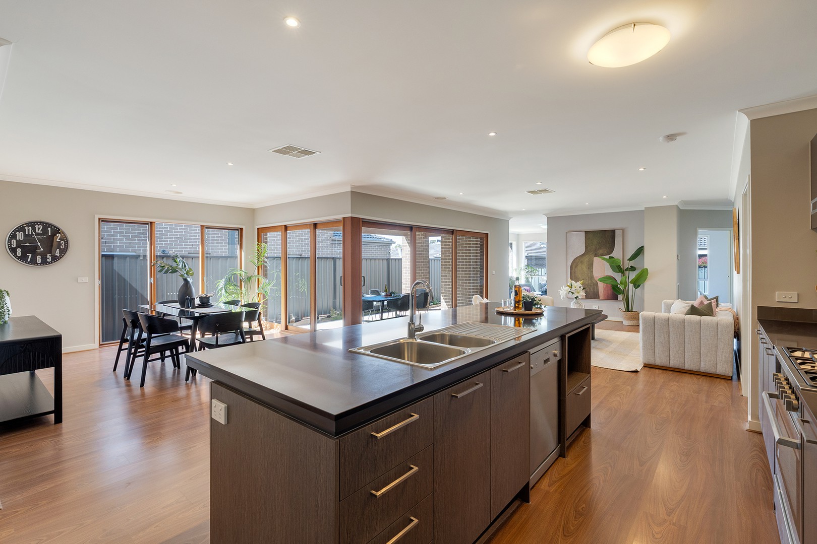 8 Bottlebrush Road, Craigieburn, VIC 3064, Craigieburn - Thumbnail 5