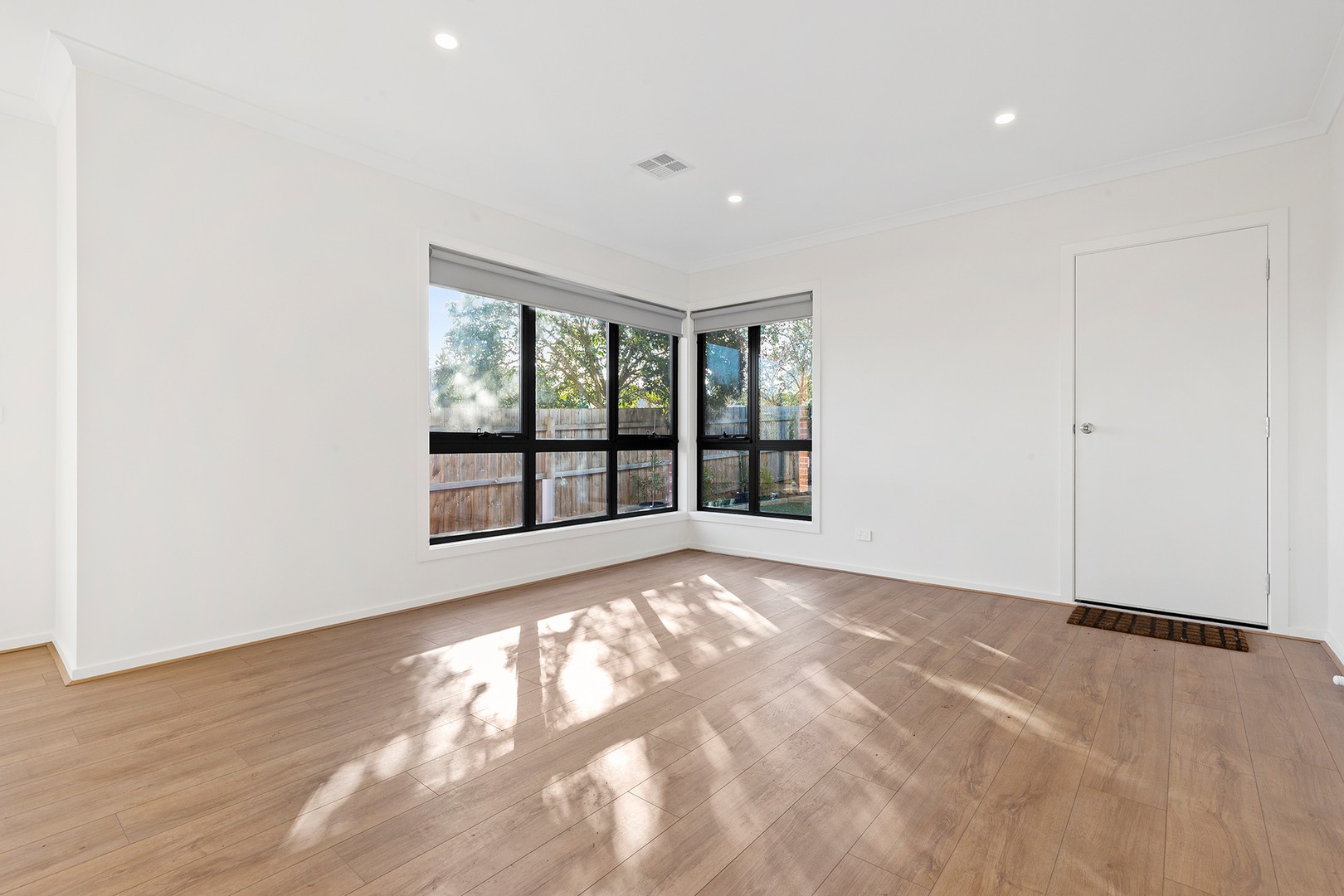 8 Brooklyn Avenue, Frankston, VIC 3199, Frankston - Thumbnail 3