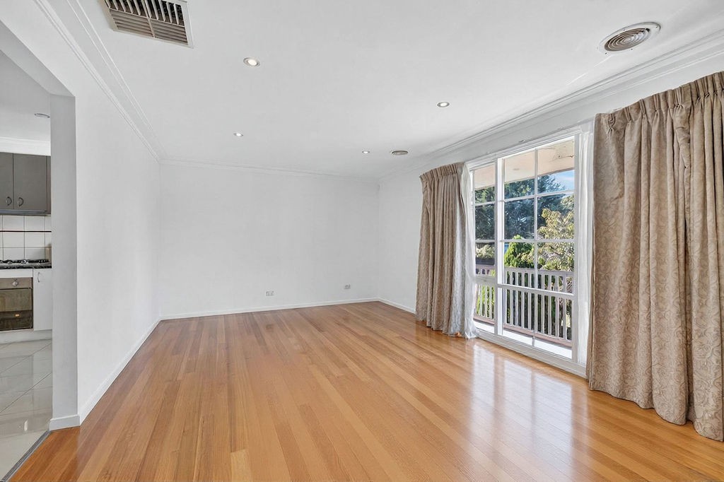 8 Brownlee Crescent, Wheelers Hill, VIC 3150 - Thumbnail 2 - 02/04/2026