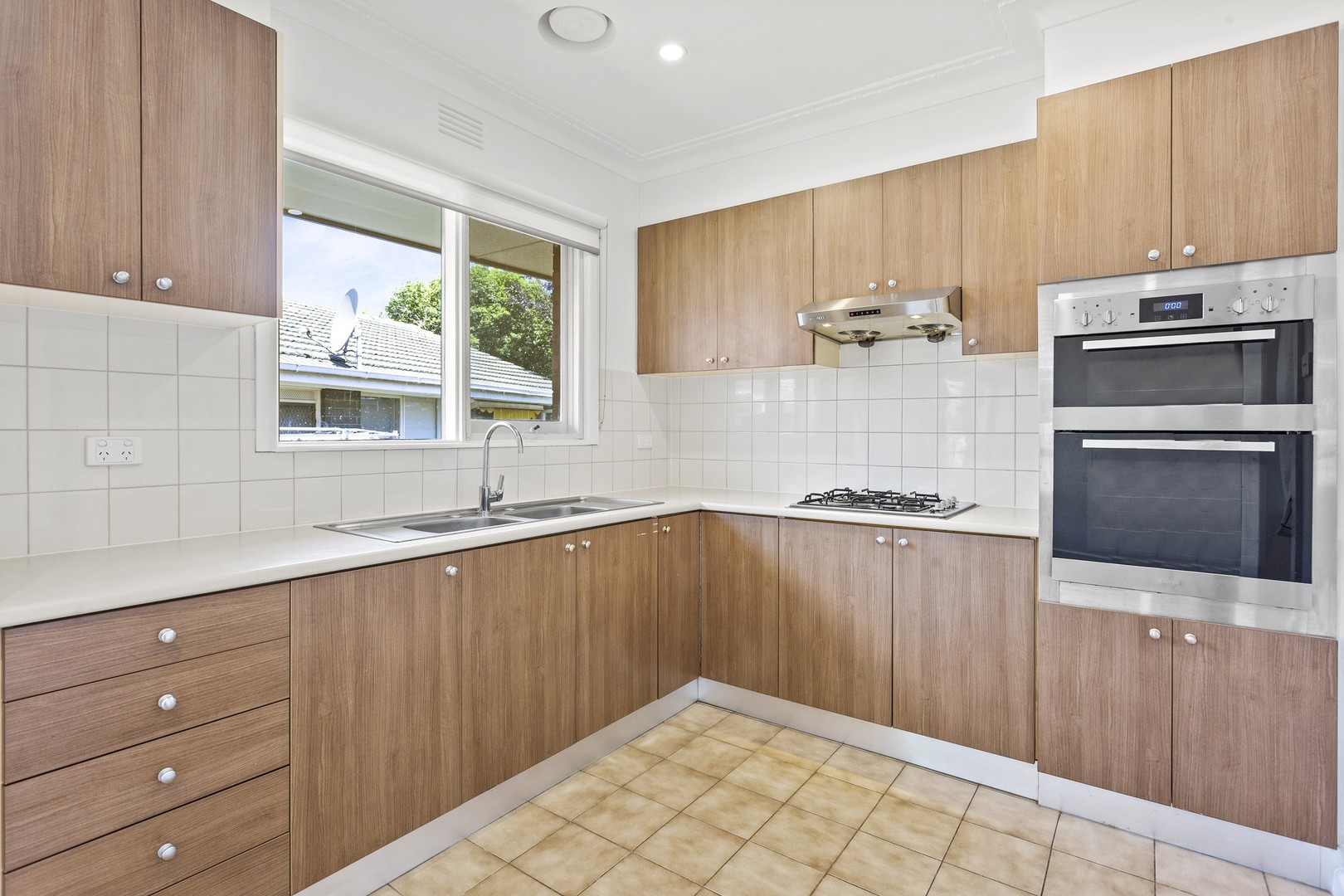 8 Burilla Avenue, Doncaster, VIC 3108, Doncaster - Thumbnail 3