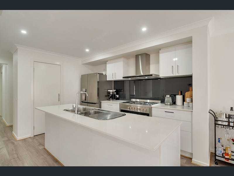 8 Calypso Drive, Mickleham, VIC 3064, Mickleham - Thumbnail 3