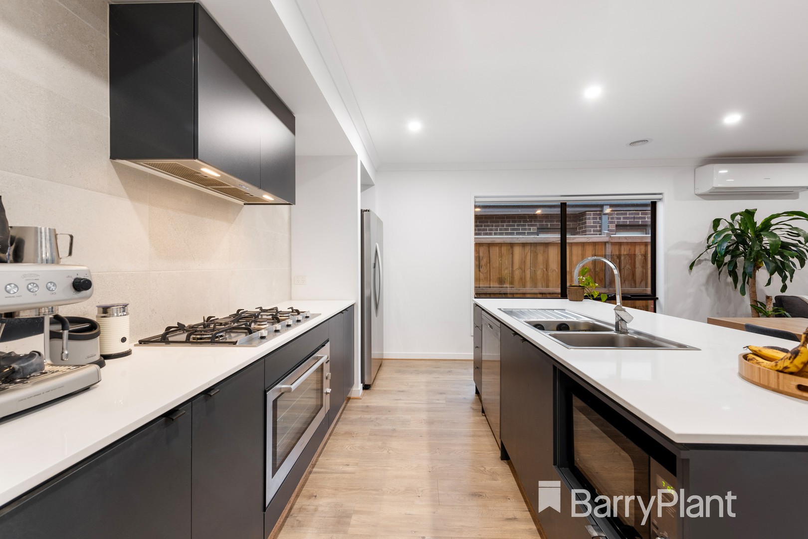 8 Camini Grove, Truganina, VIC 3029, Truganina - Thumbnail 5