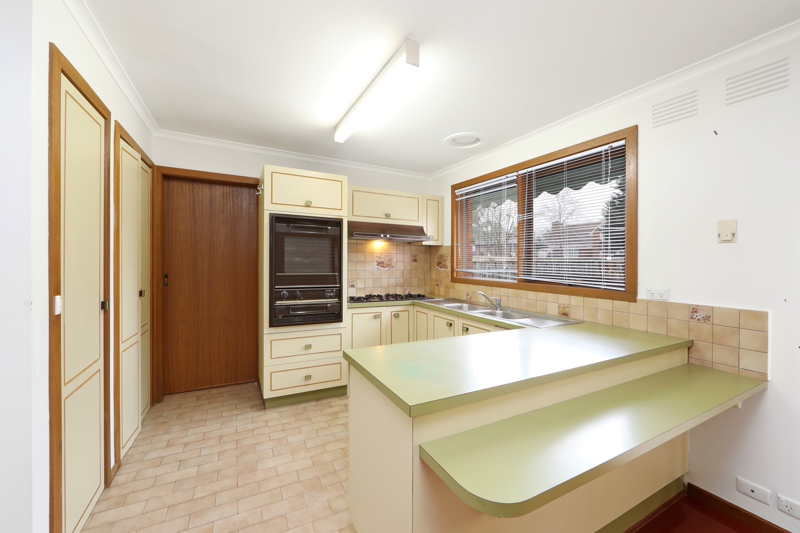 8 Cardinia Way, Rowville, VIC 3178, Rowville - Thumbnail 5