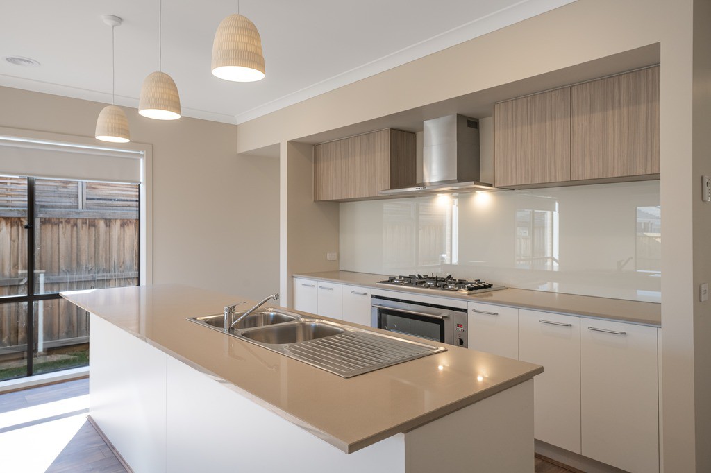 8 Carisbrook Street, Armstrong Creek, VIC 3217, Armstrong Creek - Thumbnail 2