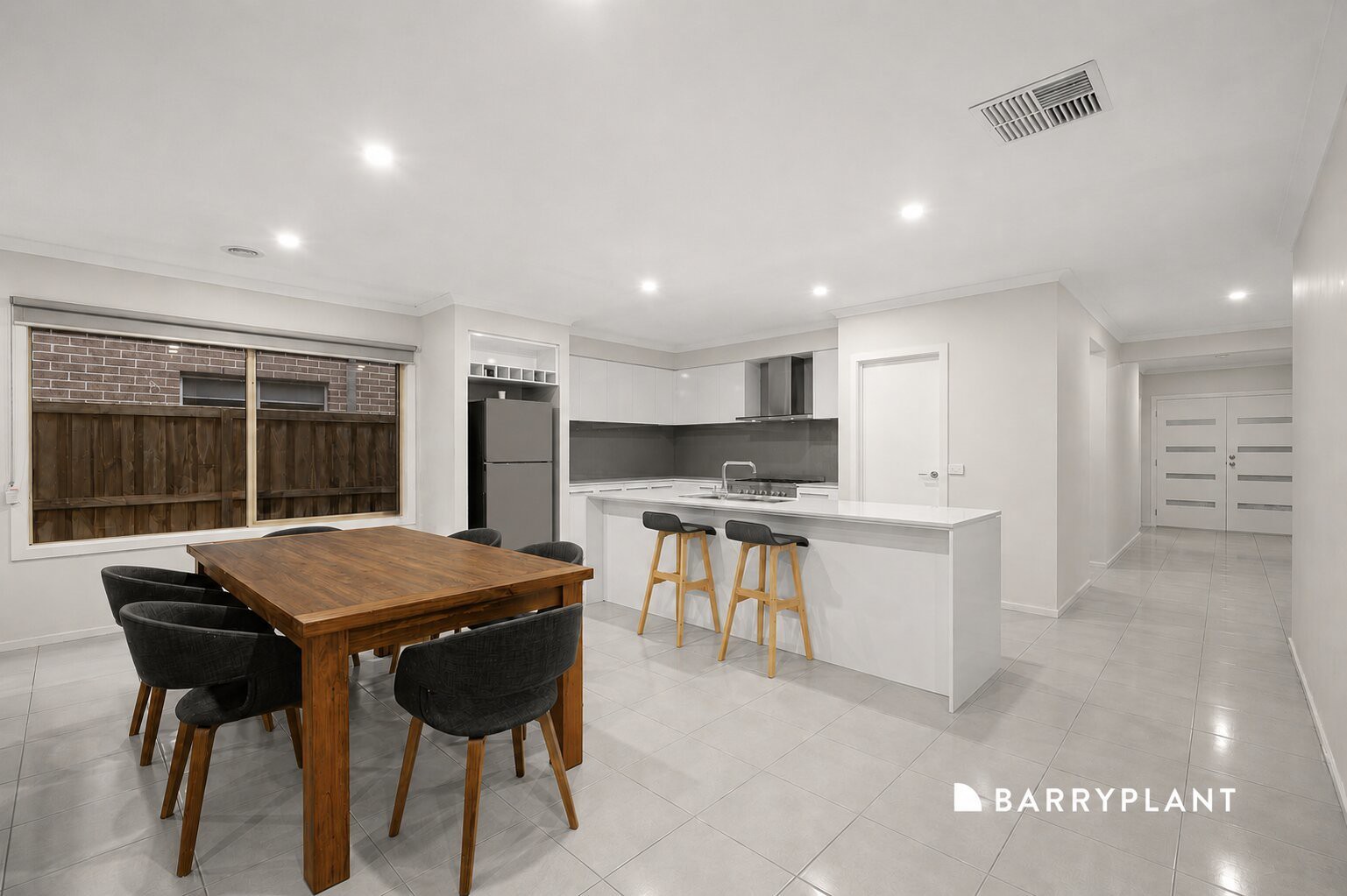 8 Carnegie Street, Officer, VIC 3809 - Thumbnail 2 - 06/07/2026