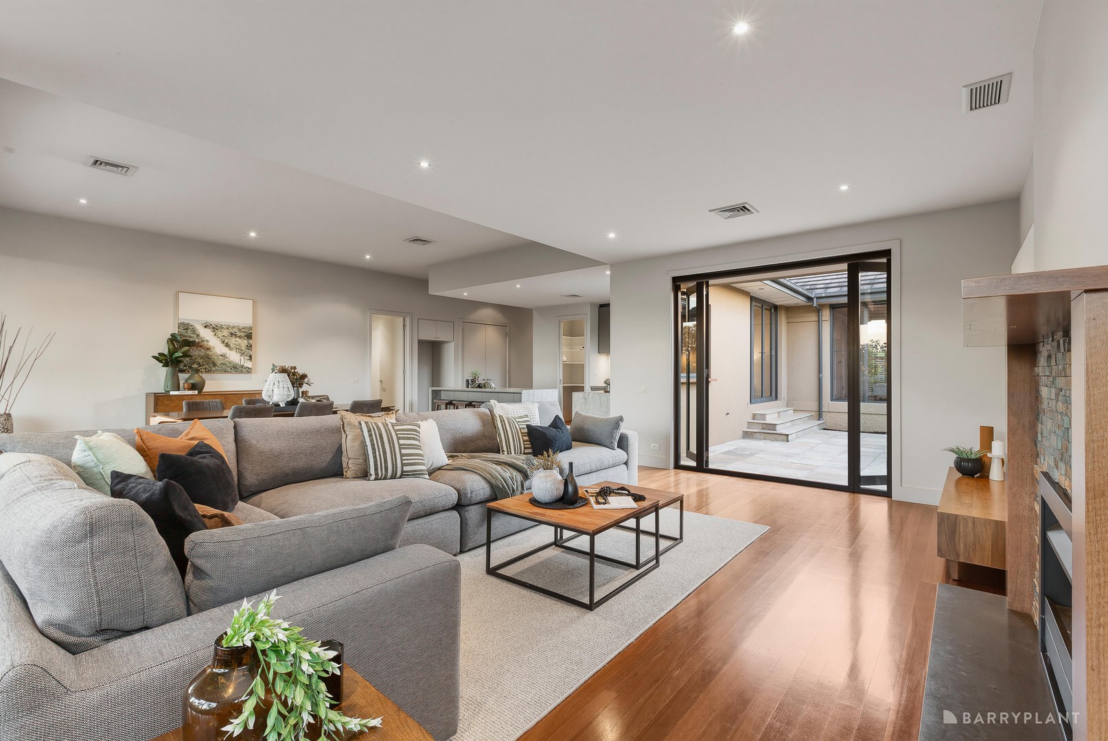 8 Carnoustie Lane, Chirnside Park, VIC 3116, Chirnside Park - Thumbnail 4