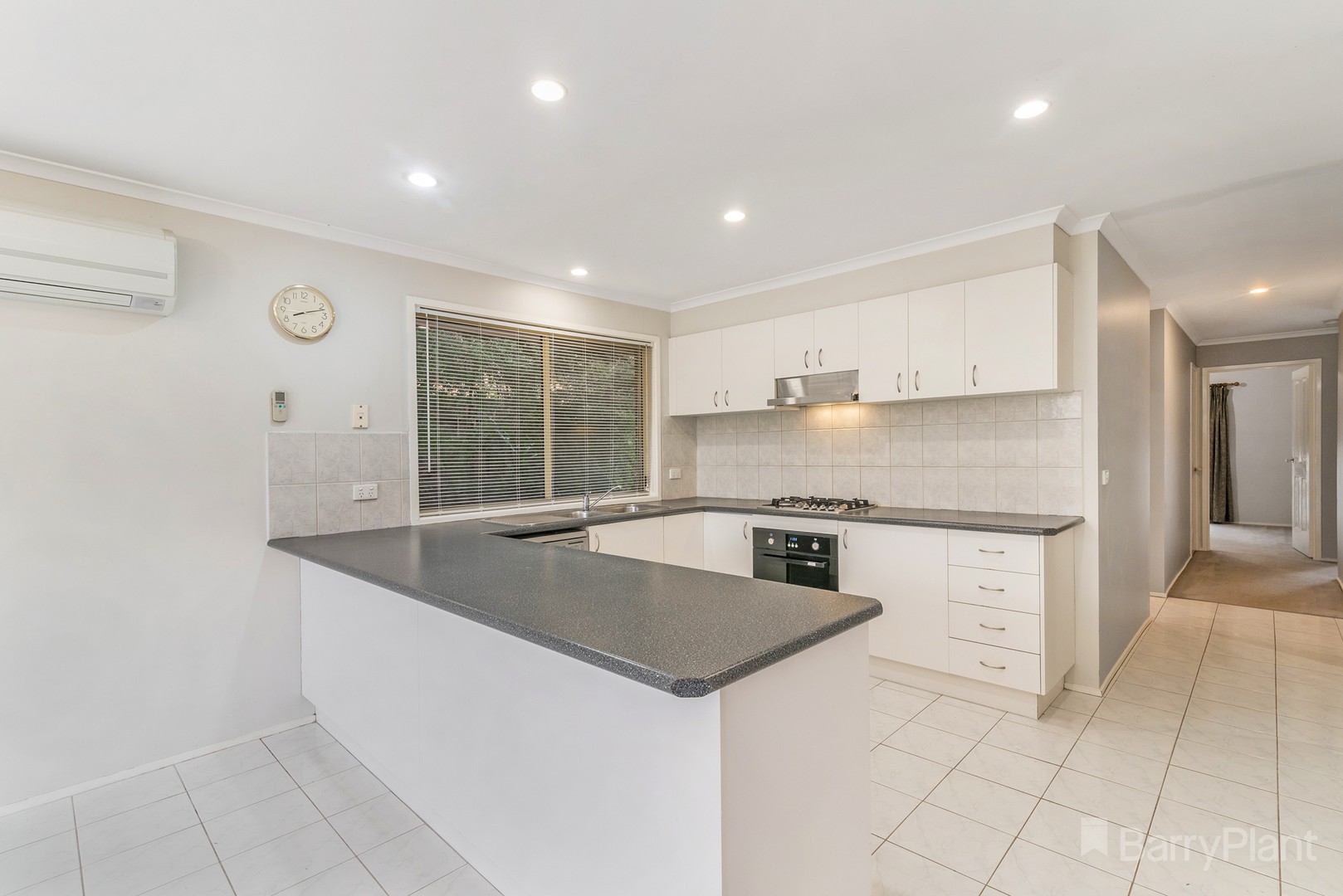8 Casey Court, Wallan, VIC 3756, Wallan - Thumbnail 2