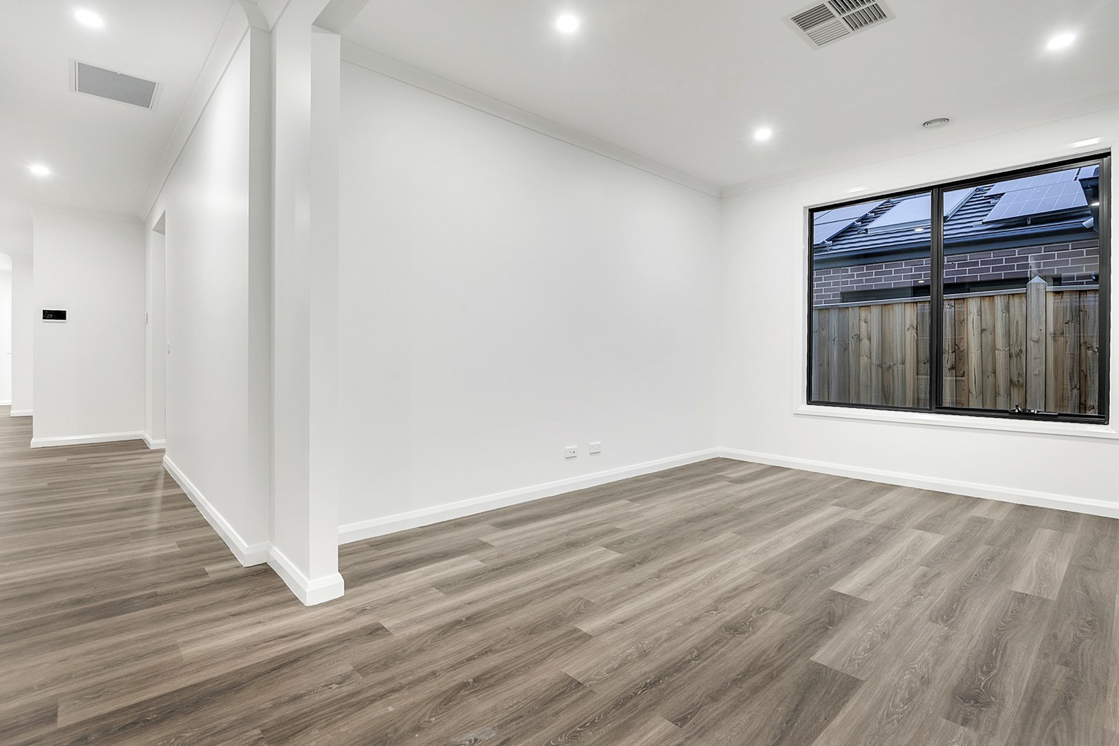 8 Catanzaro Crescent, Wollert, VIC 3750, Wollert - Thumbnail 2